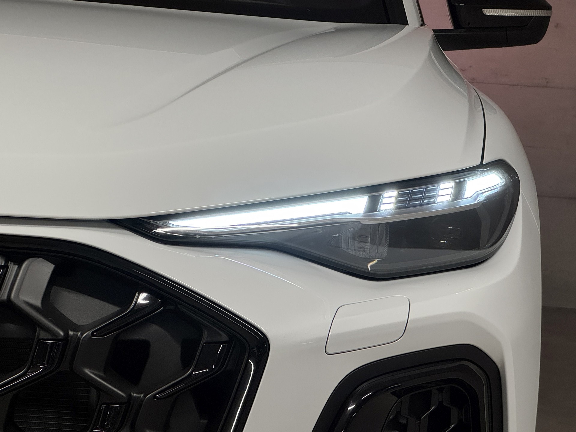 AUDI SQ5 TFSI quattro S-tronic-image-5