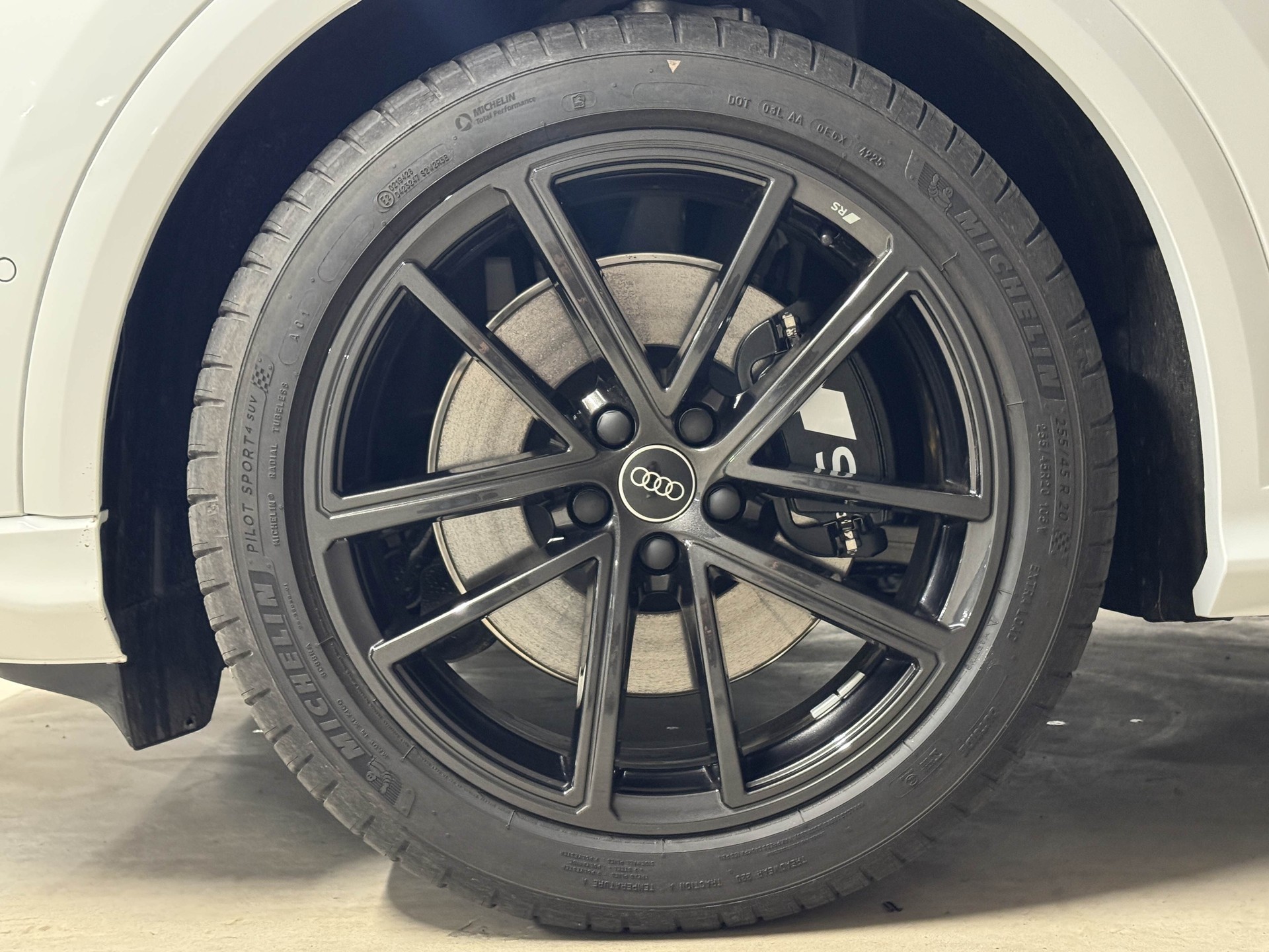 AUDI SQ5 TFSI quattro S-tronic-image-17