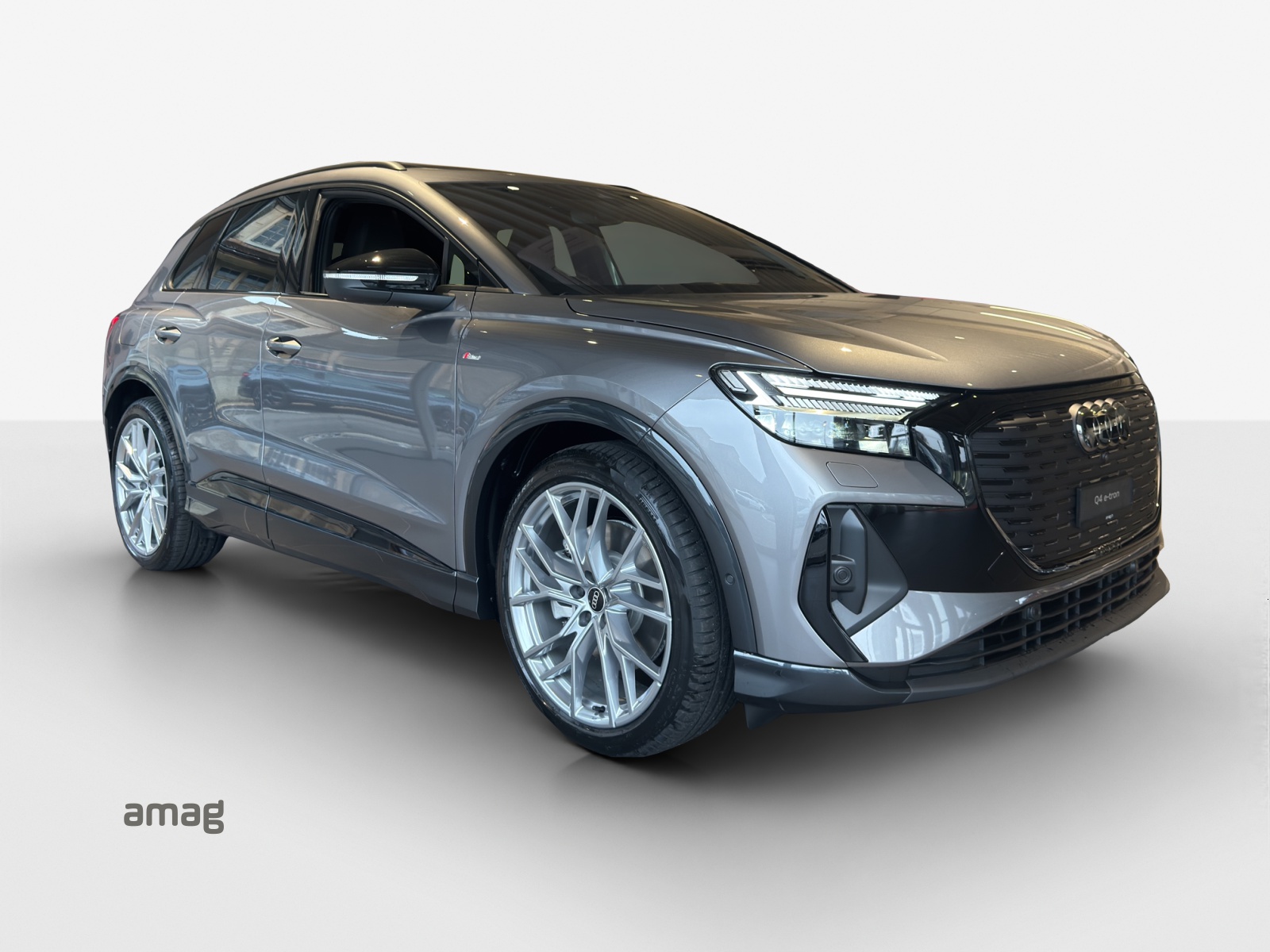 AUDI Q4 e-tron 45 quattro-image-5