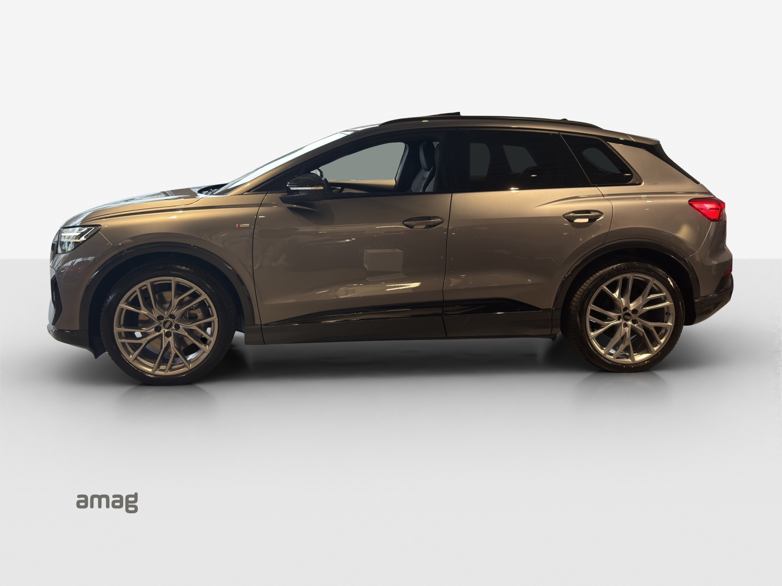 AUDI Q4 e-tron 45 quattro-image-1