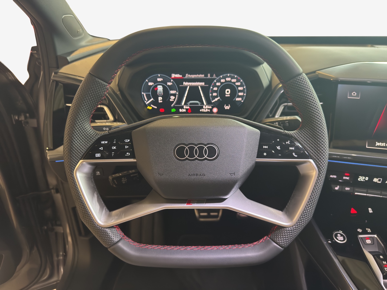 AUDI Q4 e-tron 45 quattro-image-9