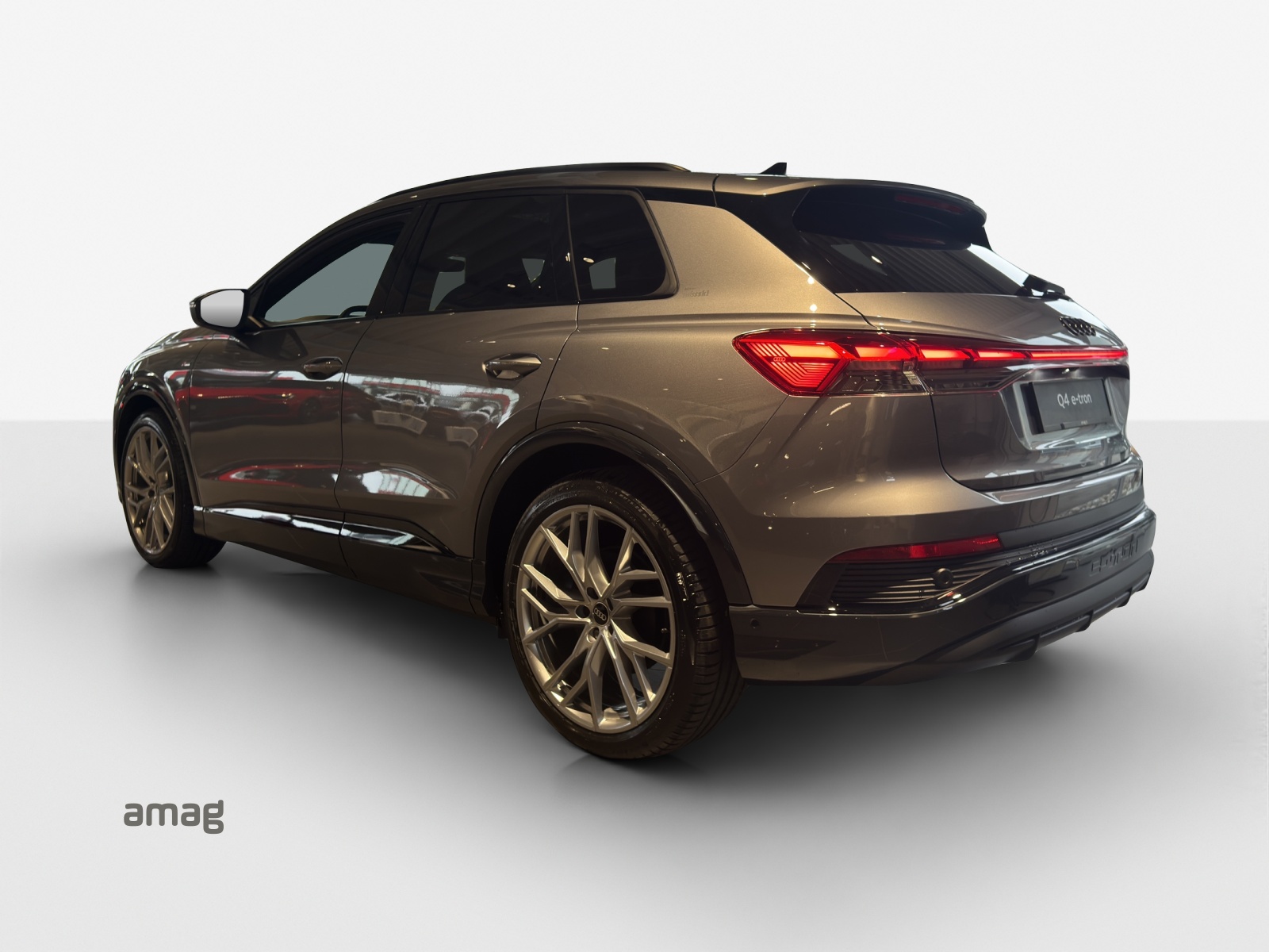 AUDI Q4 e-tron 45 quattro-image-2