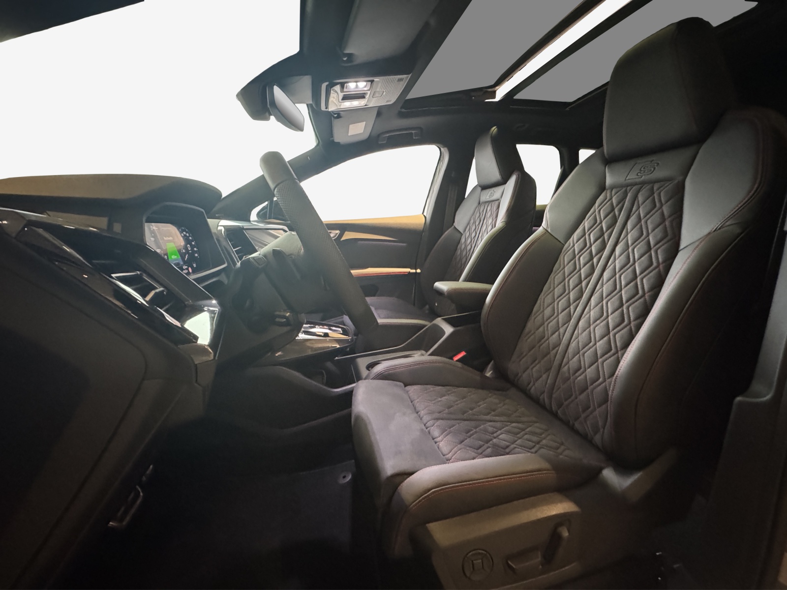 AUDI Q4 e-tron 45 quattro-image-7
