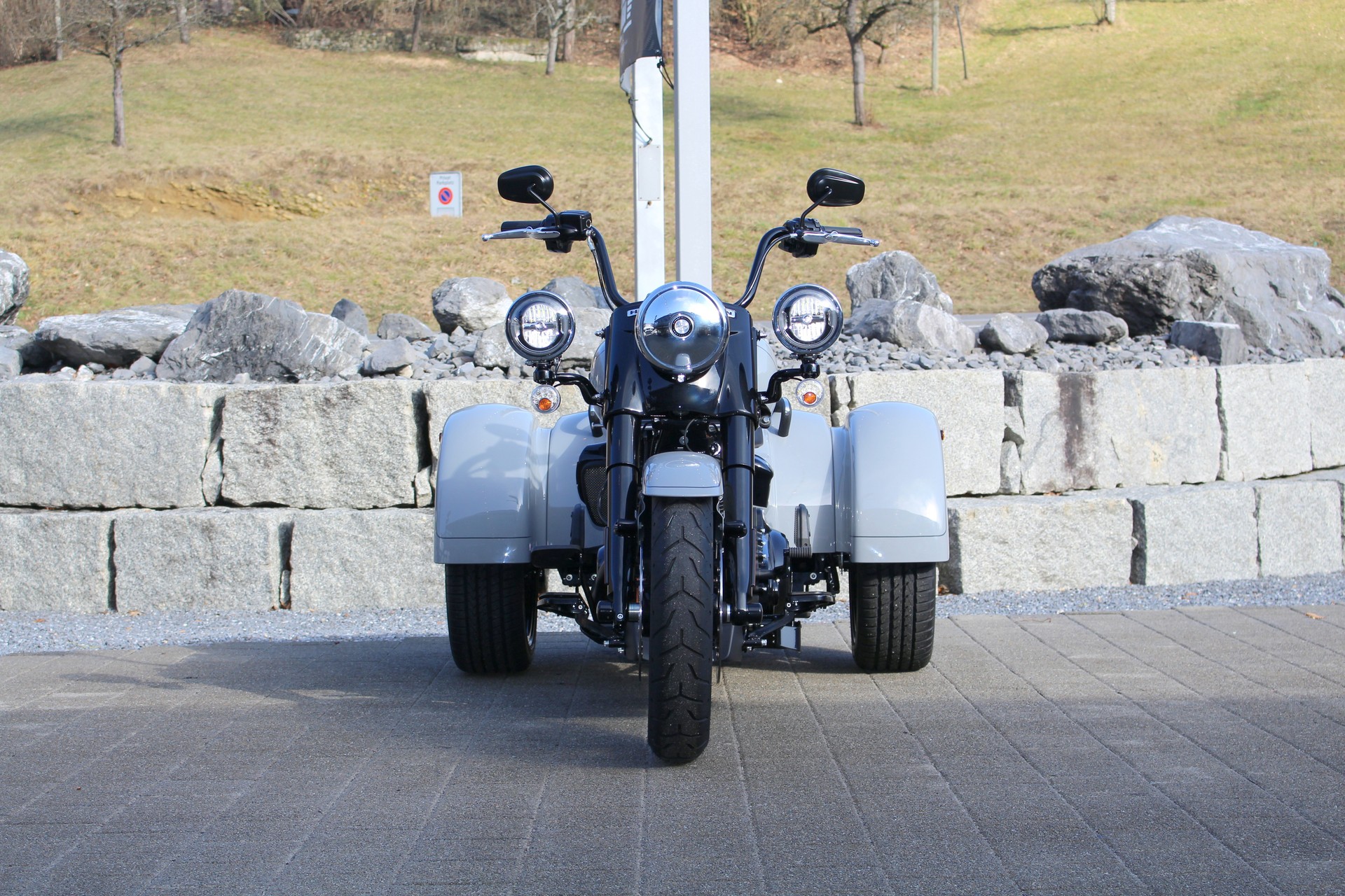 HARLEY-DAVIDSON FLRT Freewheeeler-showroom-element-2