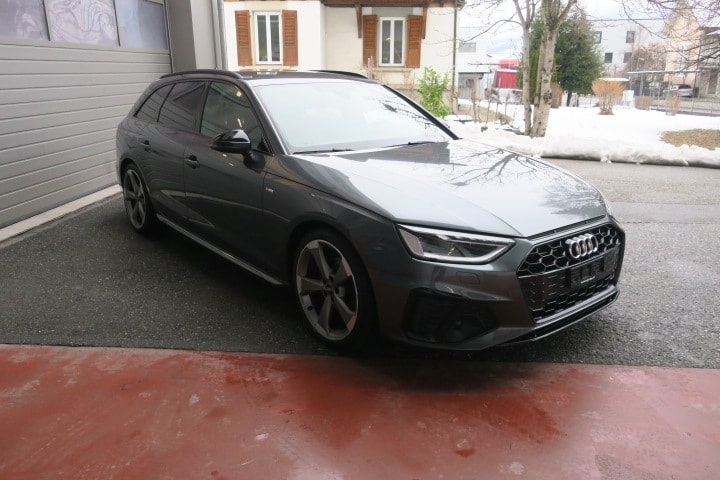 AUDI A4 Avant 40 TFSI S line S-tronic-image-2