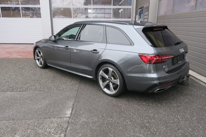 AUDI A4 Avant 40 TFSI S line S-tronic-image-4