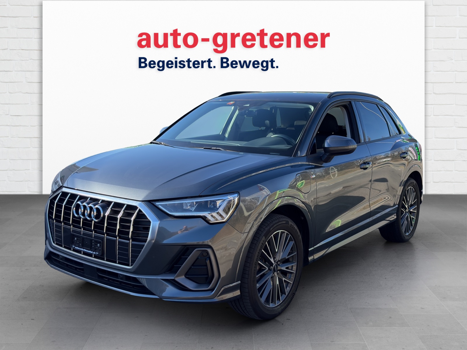 AUDI Q3 1.4 45 TFSI e S line S-Tronic-image-0