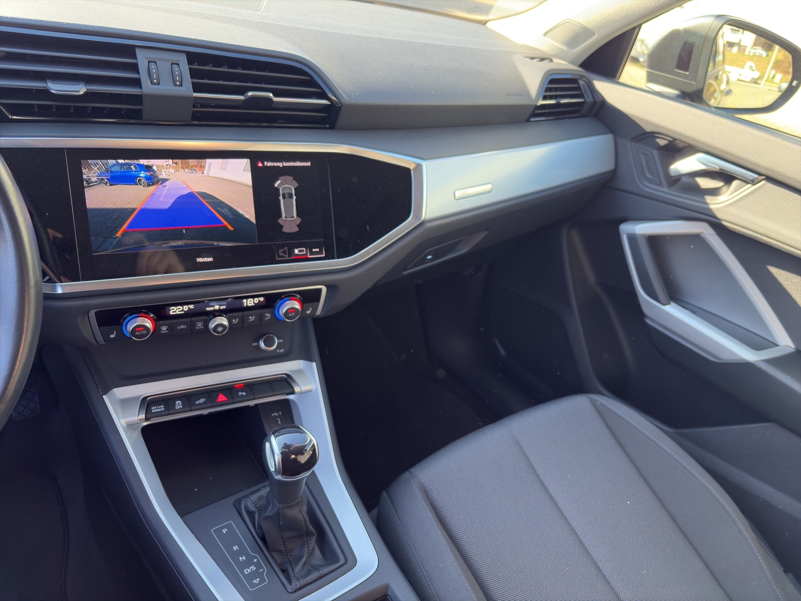 AUDI Q3 1.4 45 TFSI e S line S-Tronic-image-7