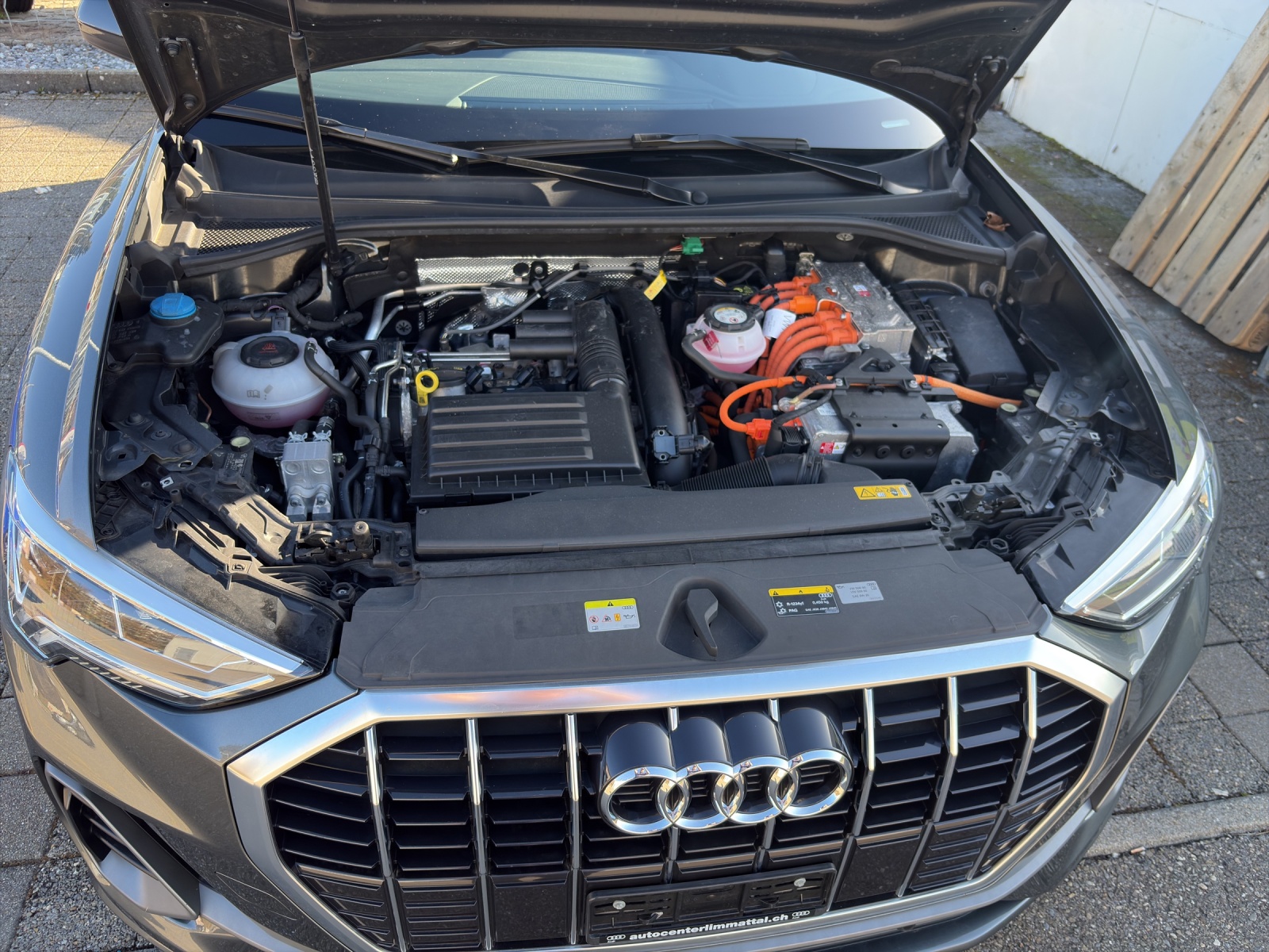 AUDI Q3 1.4 45 TFSI e S line S-Tronic-image-18