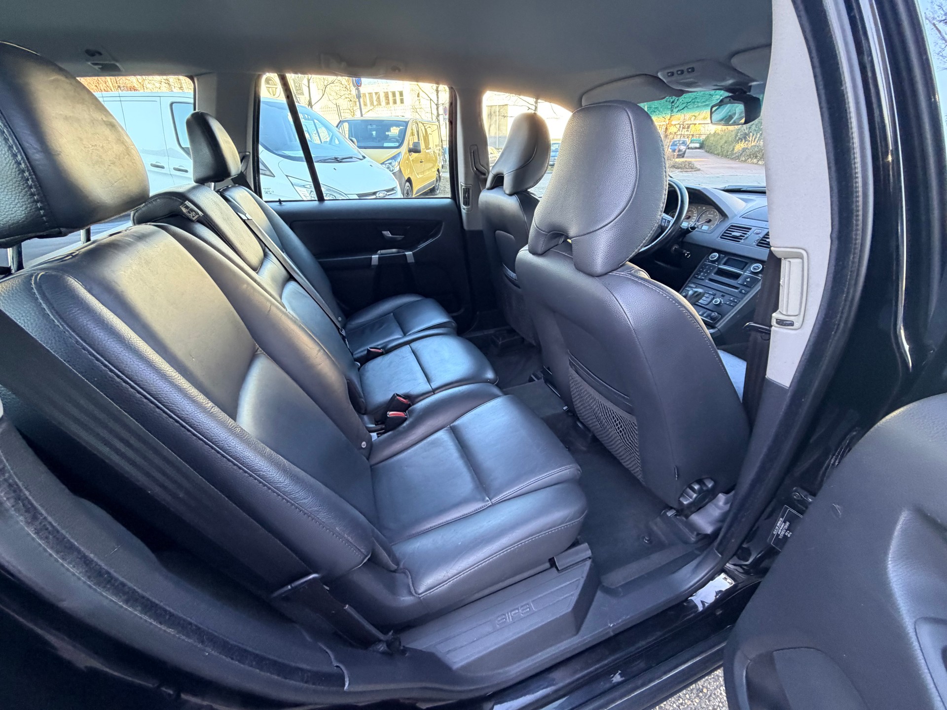 VOLVO XC90 3.2 AWD Momentum Geartronic-image-10