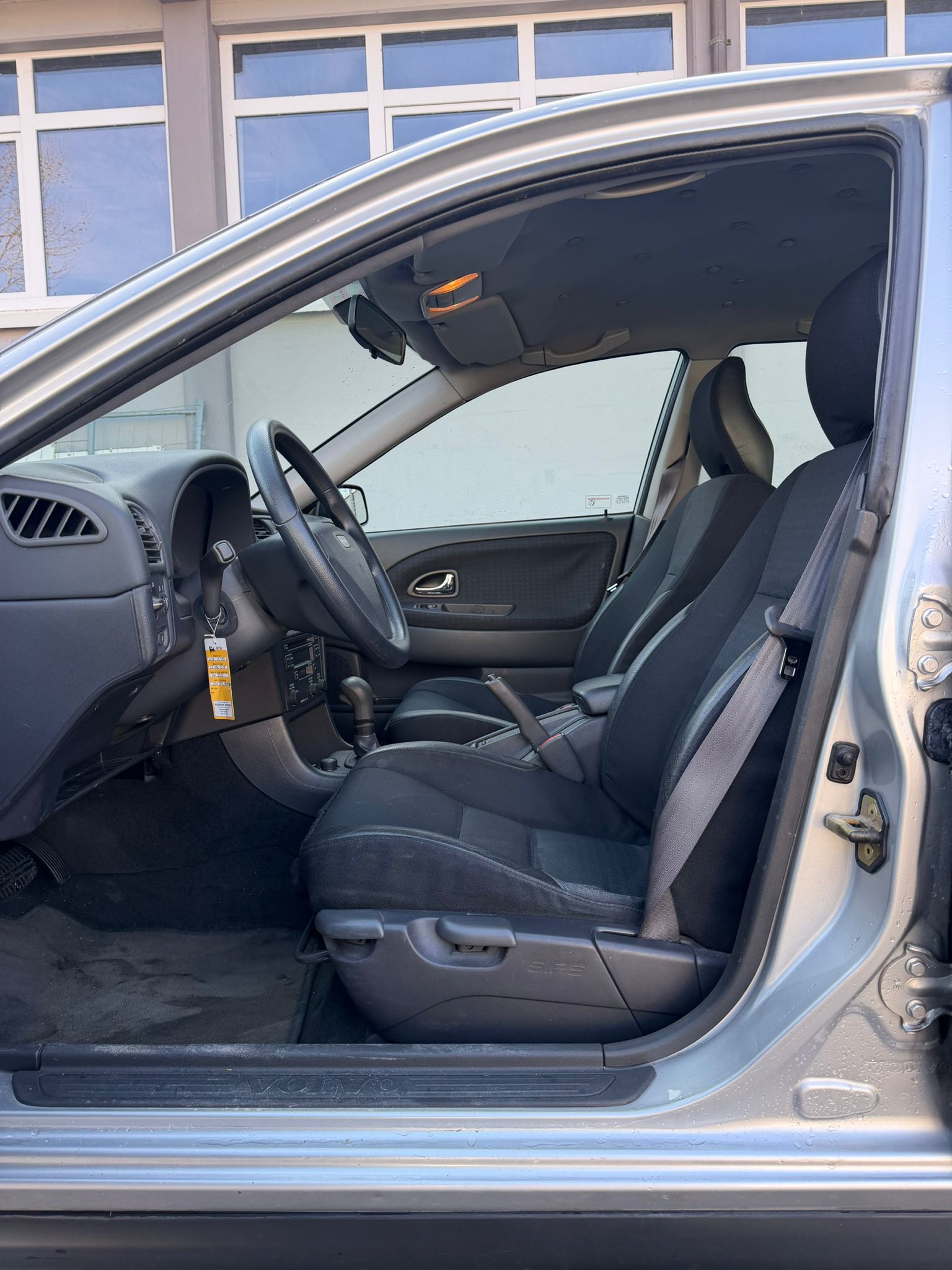 VOLVO V40 2.0 Elegance Edition-image-6