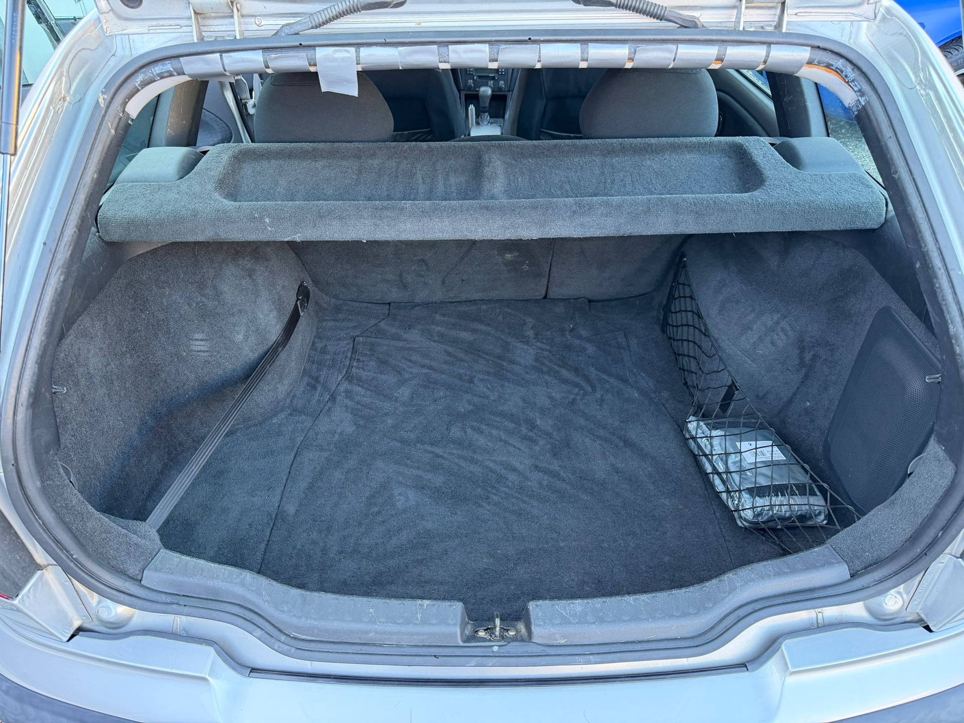 VOLVO V40 2.0 Elegance Edition-image-11