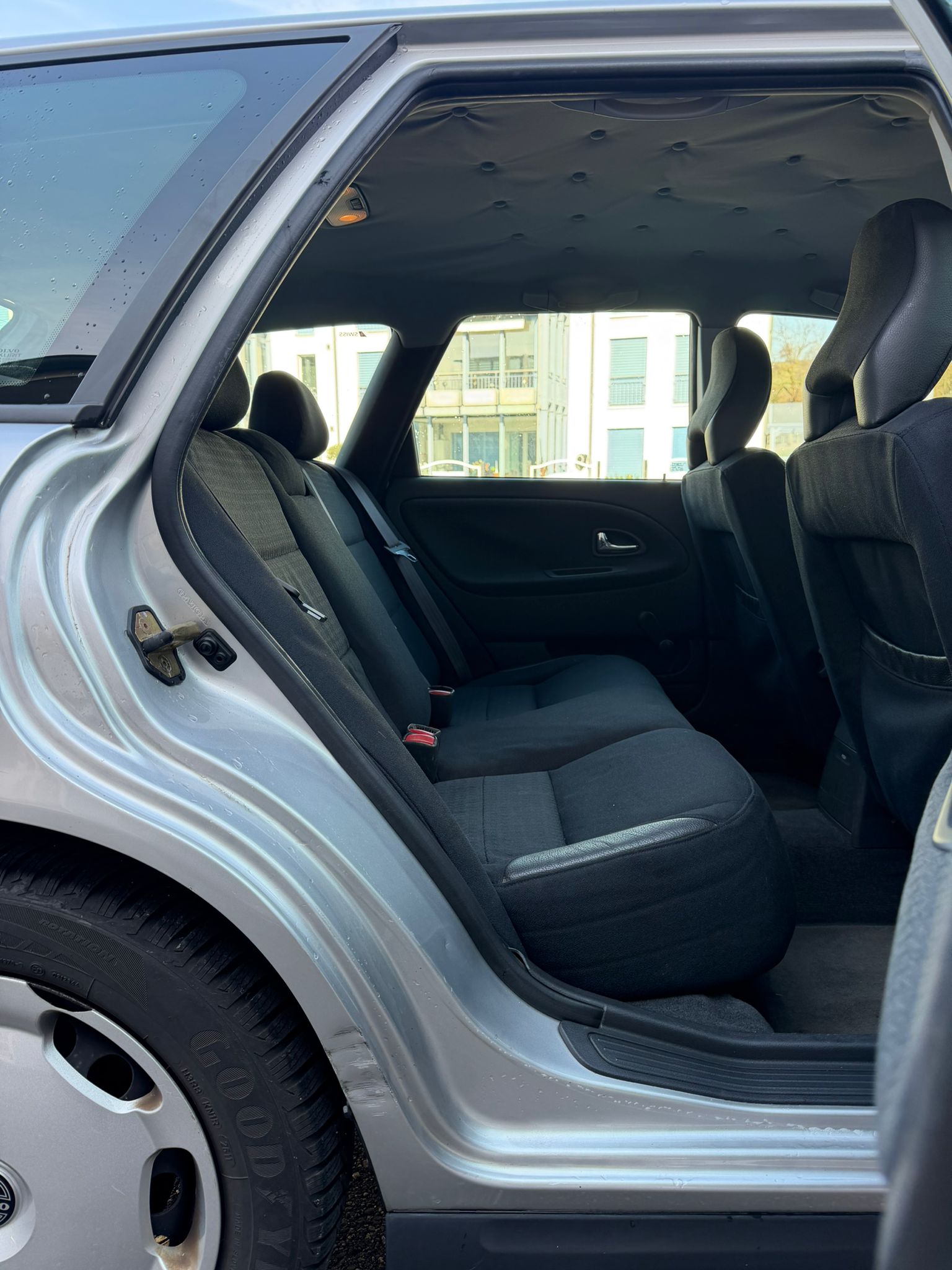 VOLVO V40 2.0 Elegance Edition-image-8