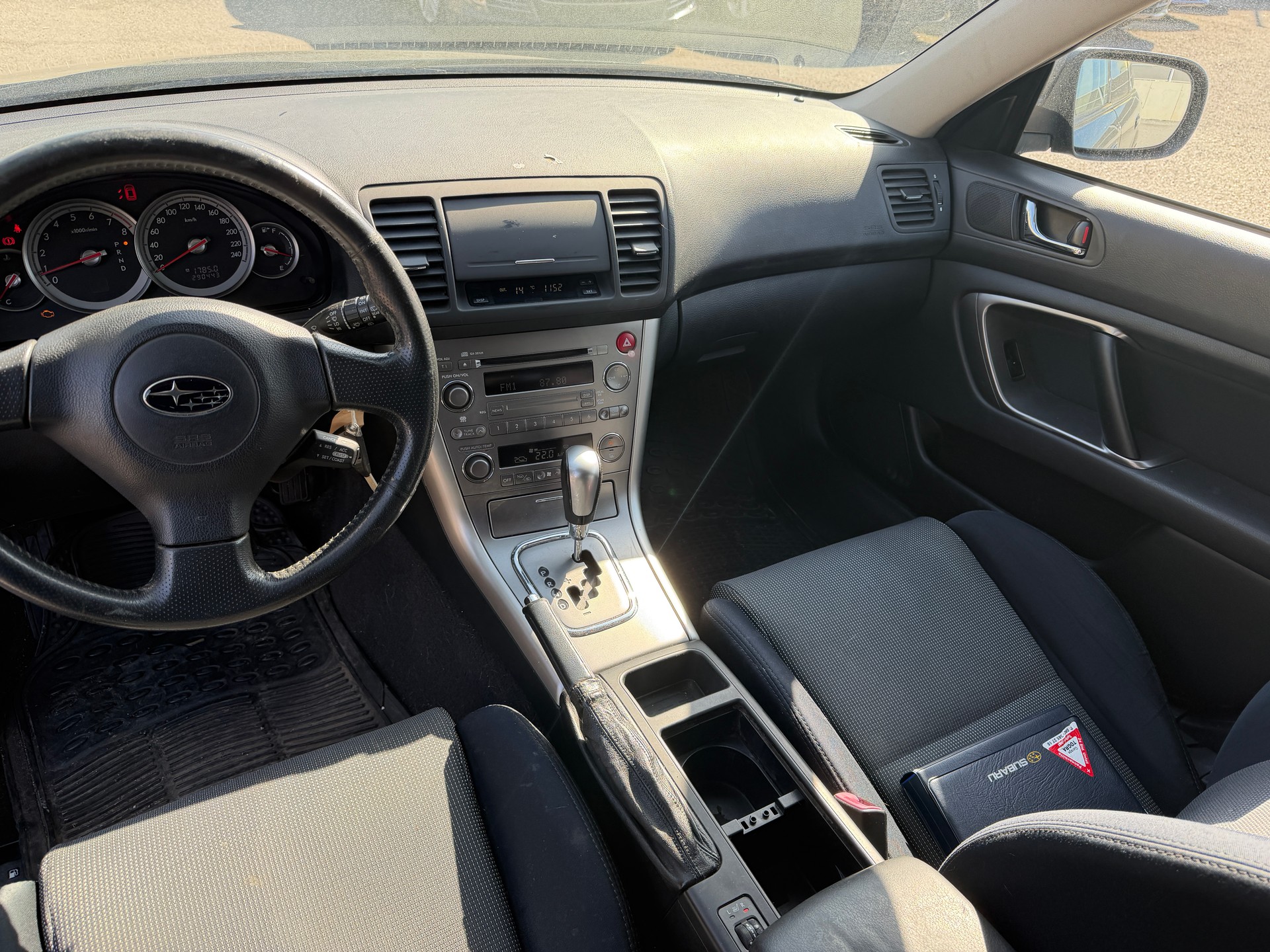 SUBARU Legacy 2.0R AWD Swiss-image-8