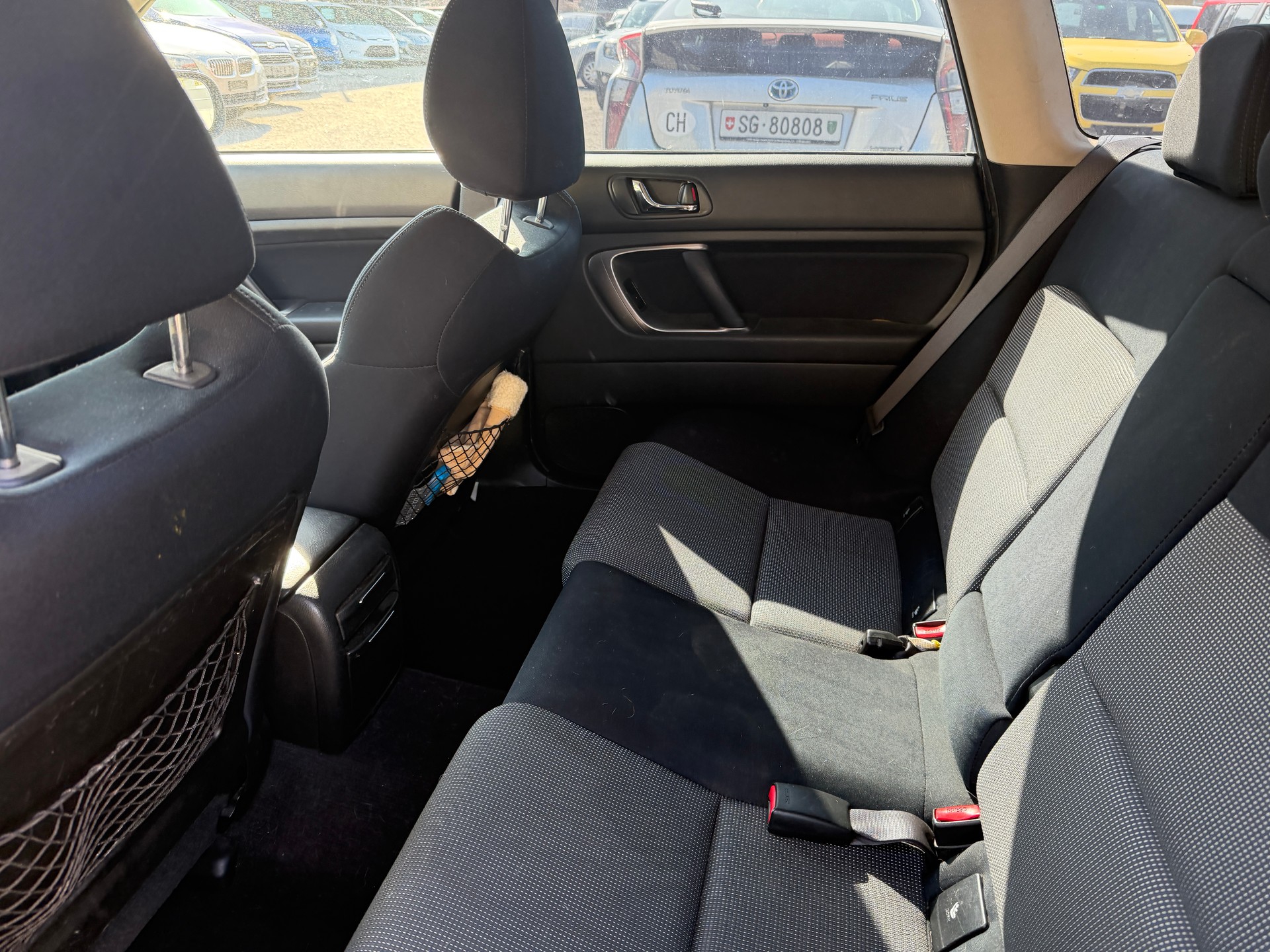 SUBARU Legacy 2.0R AWD Swiss-image-9