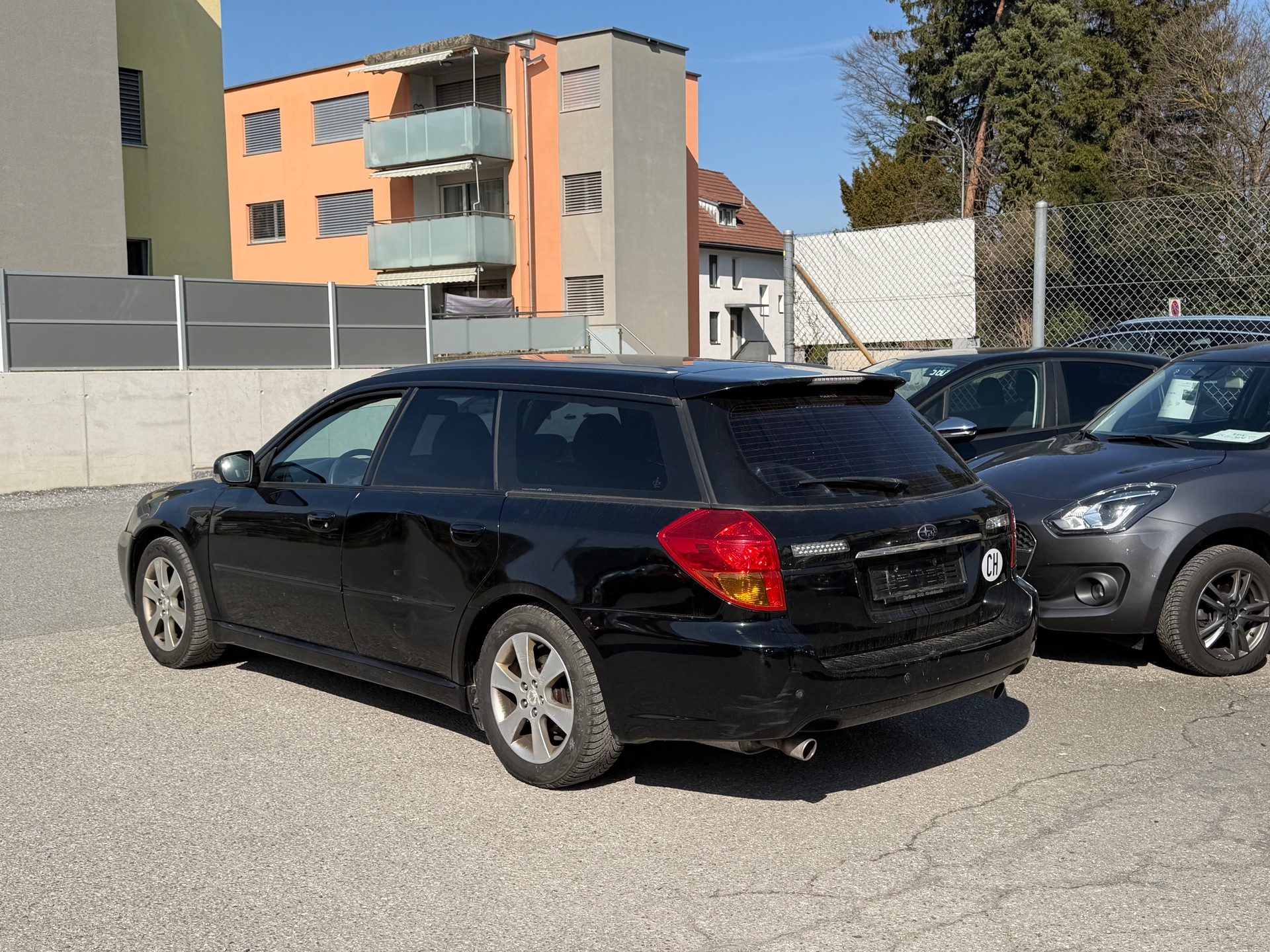 SUBARU Legacy 2.0R AWD Swiss-image-13