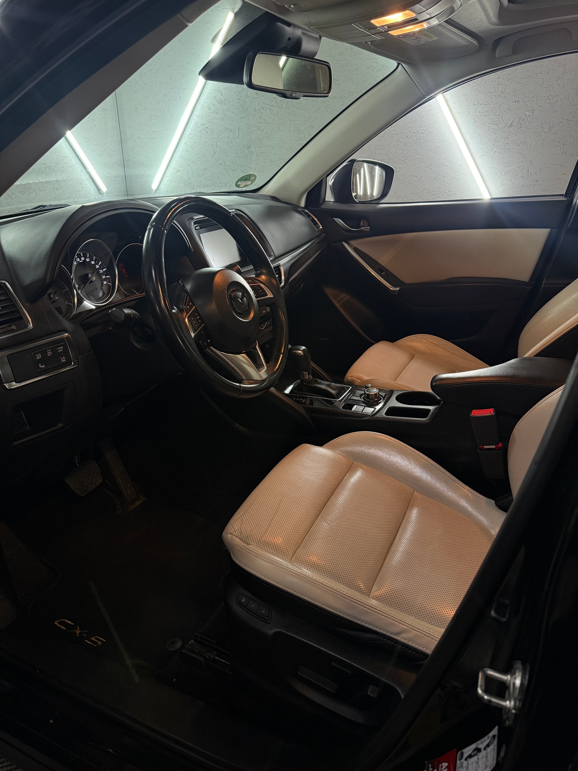 MAZDA CX-5 2.2 D HP Revolution AWD Automatic-image-19
