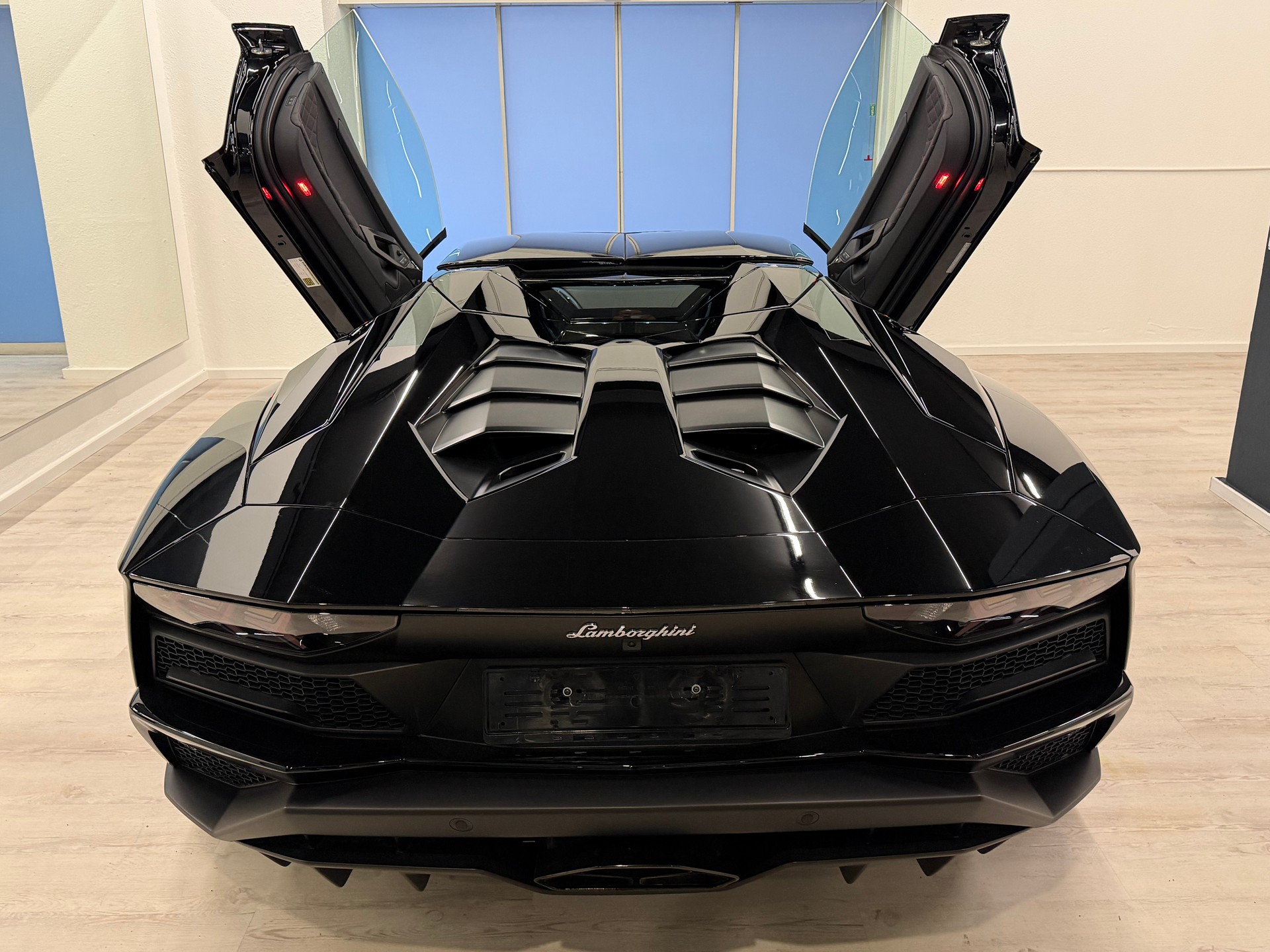 LAMBORGHINI Aventador S LP740-4 Roadster E-Gear-image-9