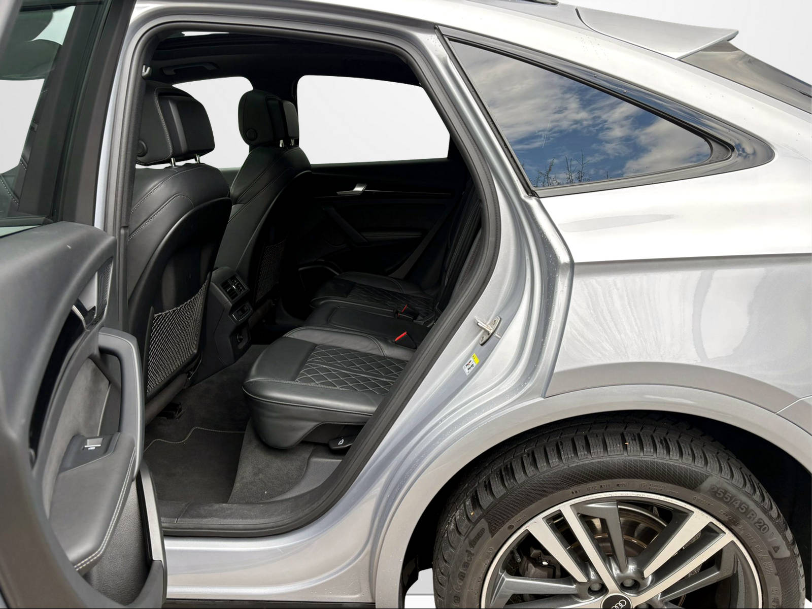 AUDI Q5 Sportback 45 TFSI Black Edition quattro S-tronic-image-10