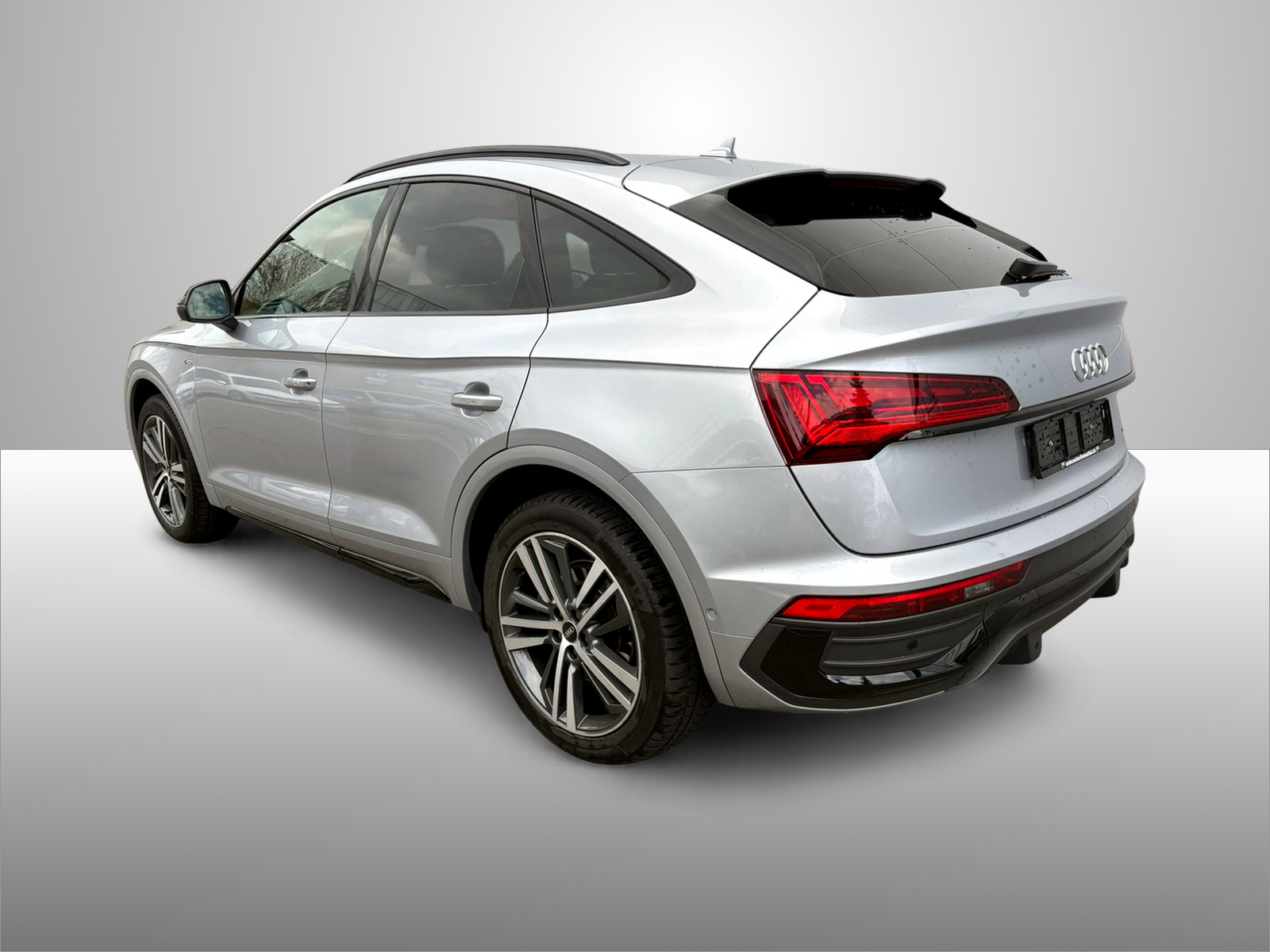 AUDI Q5 Sportback 45 TFSI Black Edition quattro S-tronic-image-11