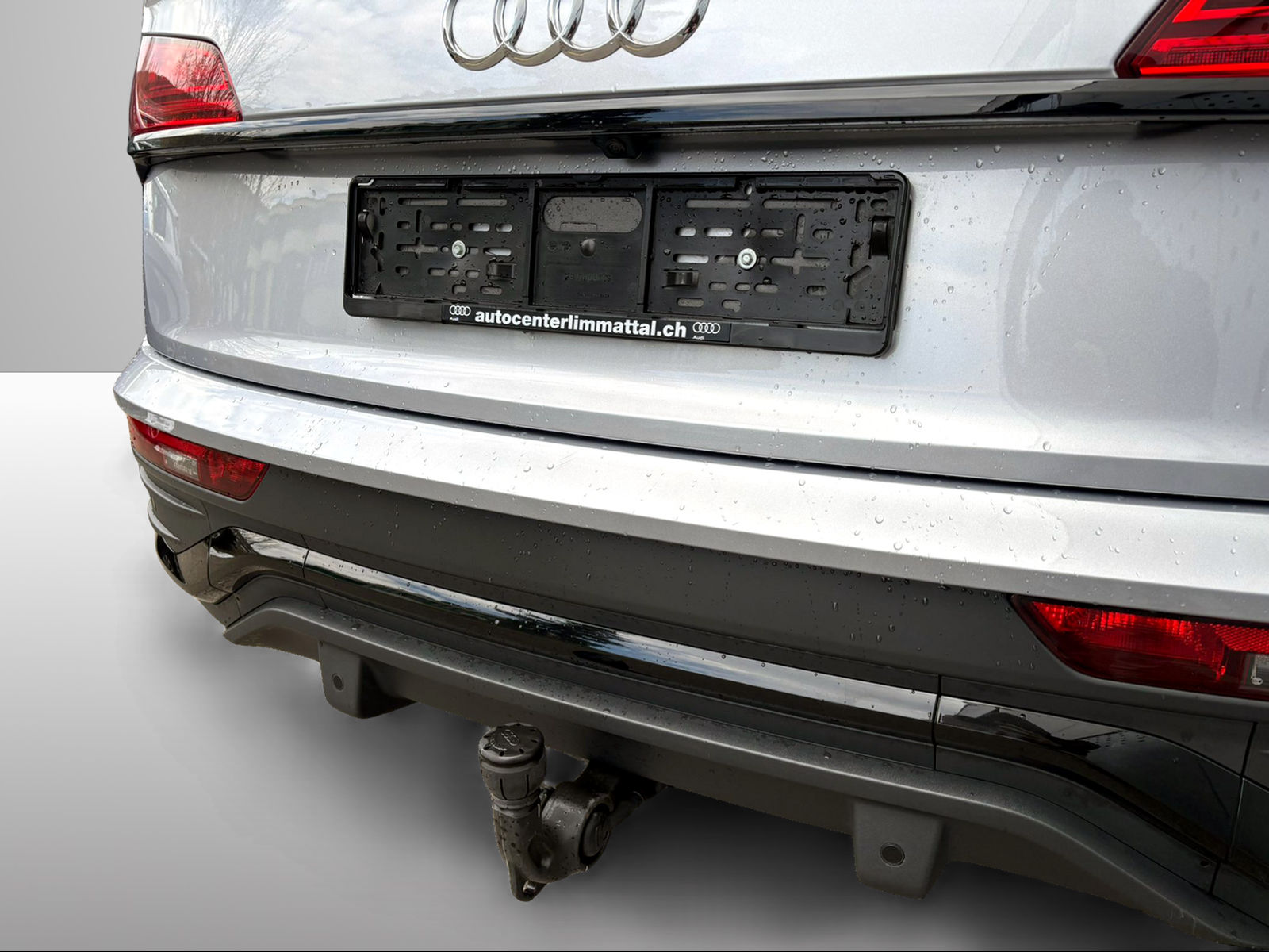 AUDI Q5 Sportback 45 TFSI Black Edition quattro S-tronic-image-14