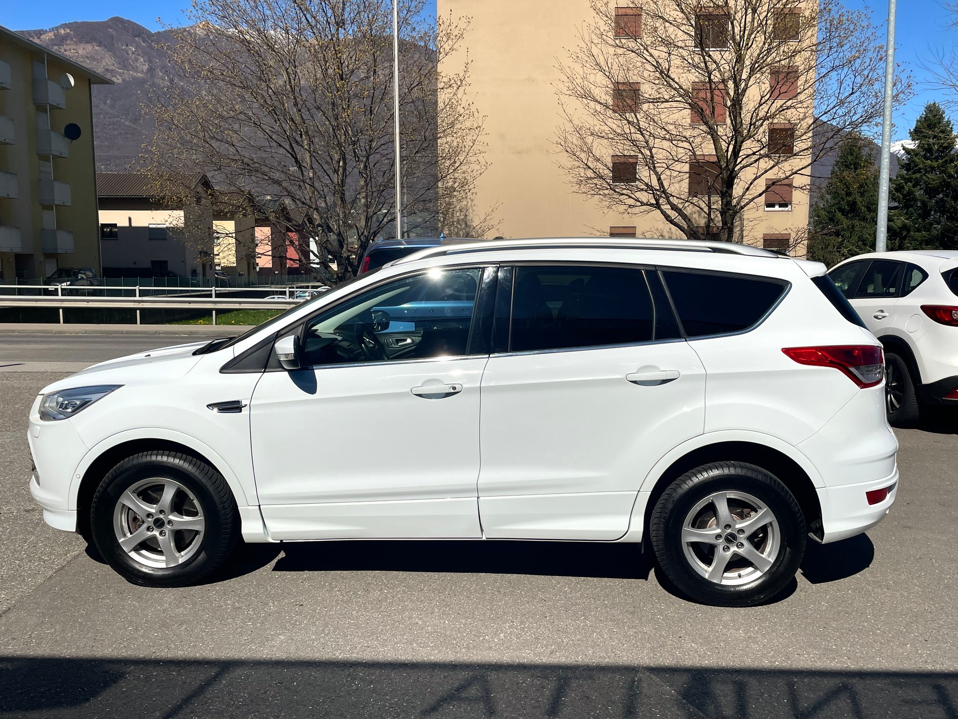 FORD Kuga 2.0 TDCi Carving 4WD PowerShift-image-6