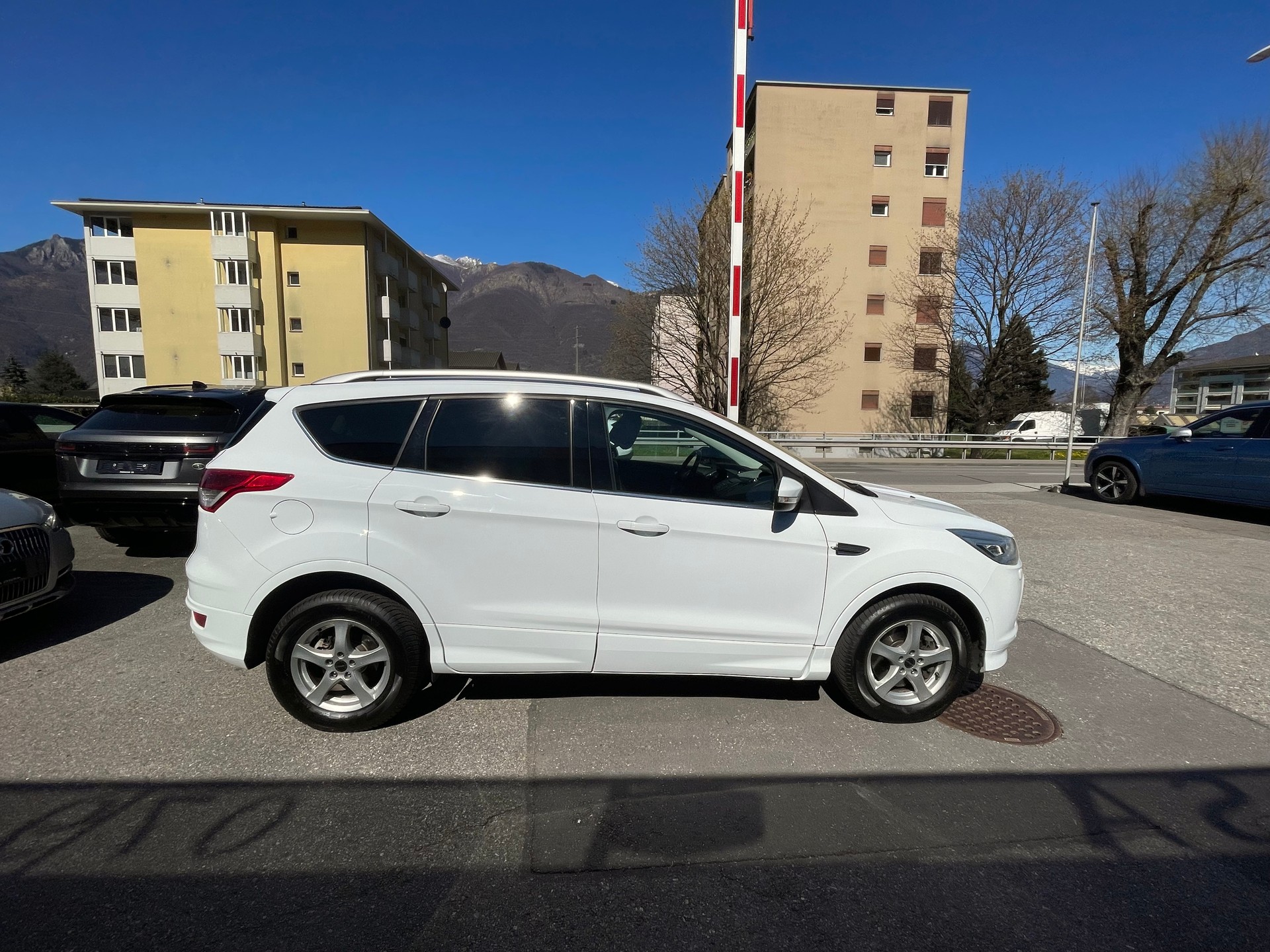 FORD Kuga 2.0 TDCi Carving 4WD PowerShift-image-10