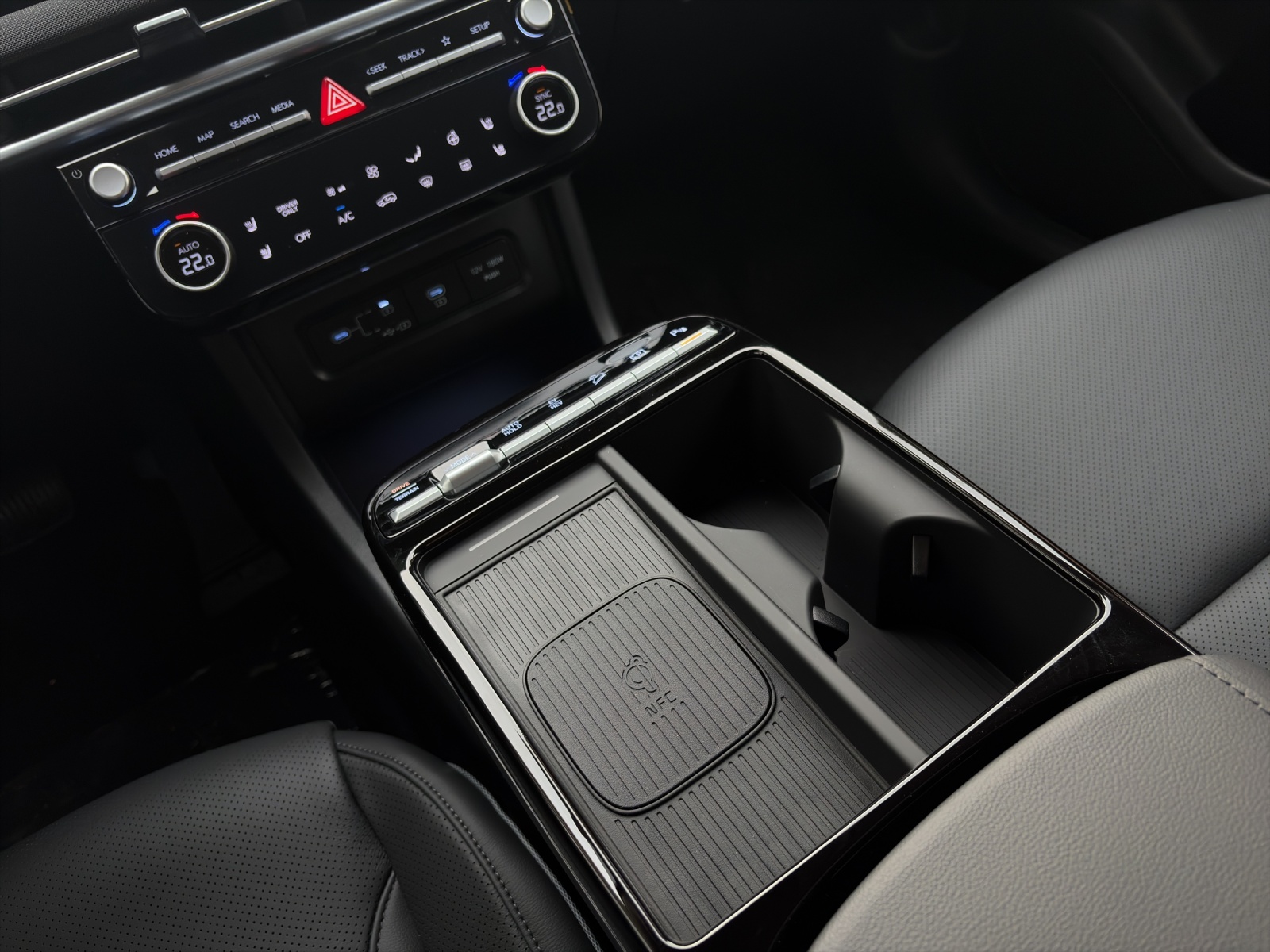 HYUNDAI Tucson 1.6 T-GDi PHEV Vertex Swiss Edition 4WD-image-8
