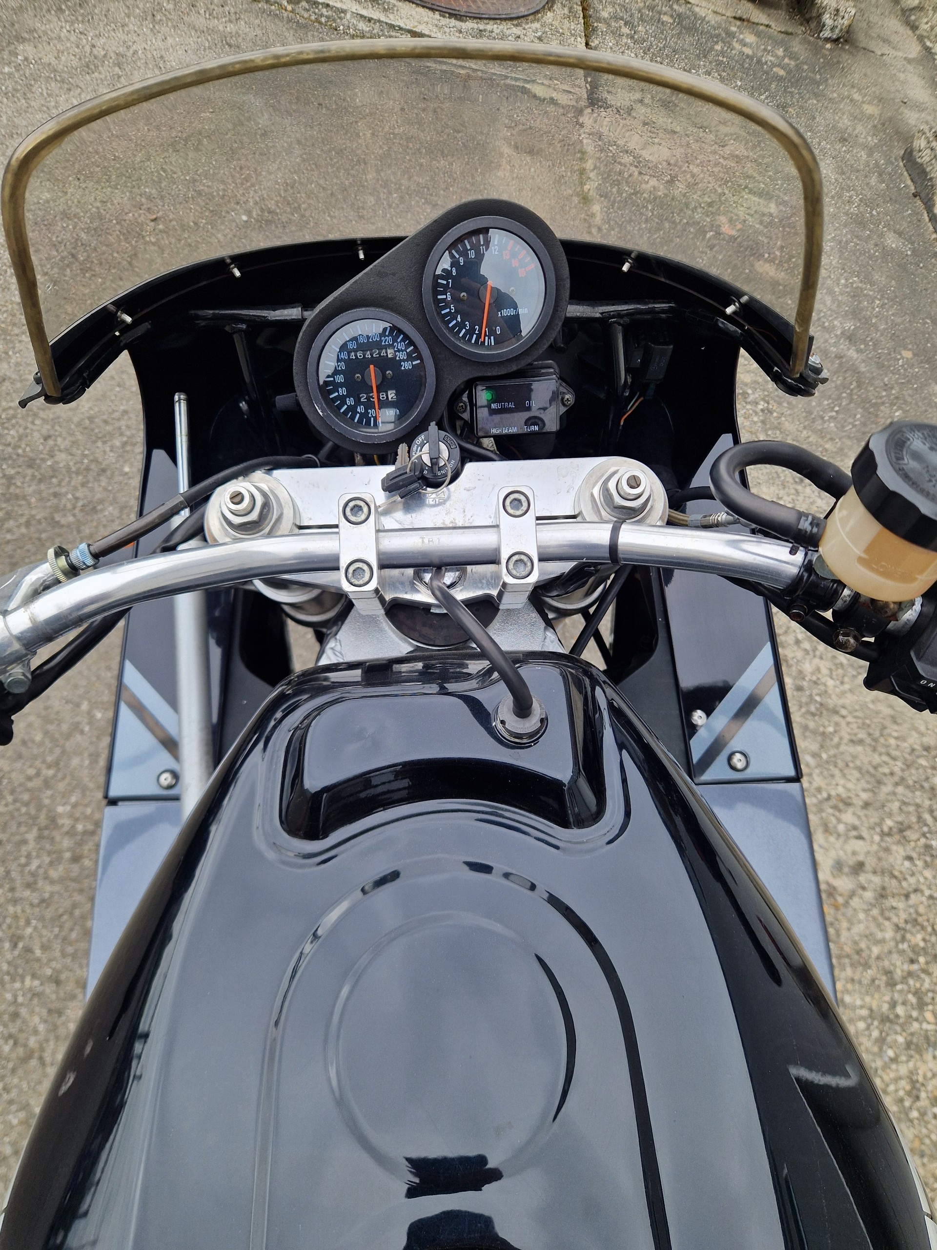 SUZUKI GSX-R 750 L USD-showroom-element-3