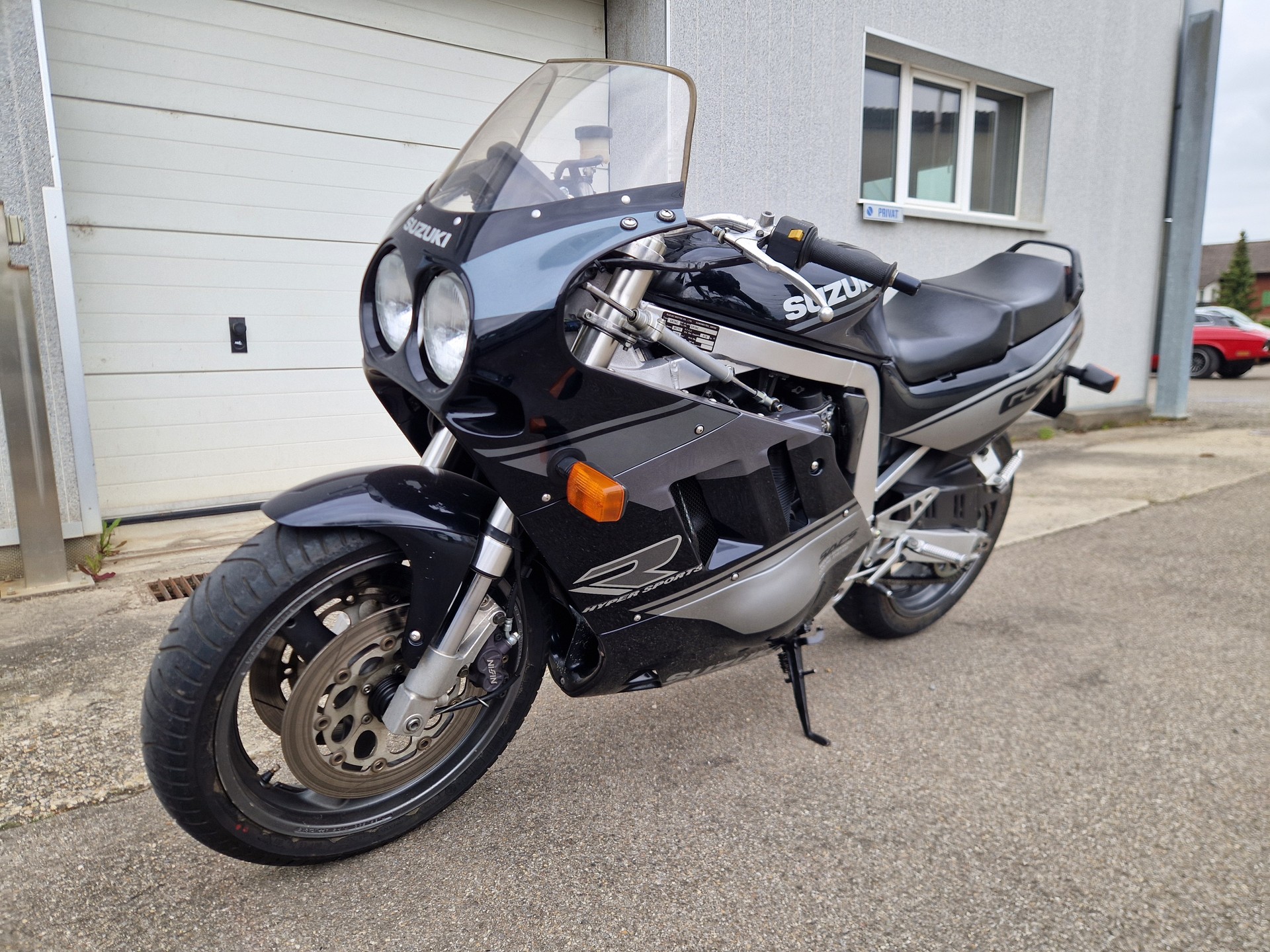 SUZUKI GSX-R 750 L USD-showroom-element-1