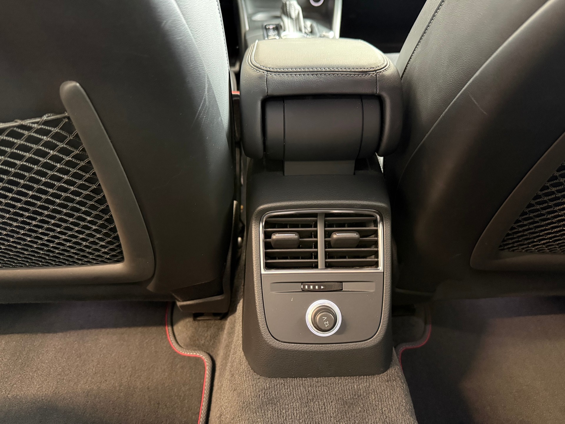 AUDI S3 Sportback 2.0 TFSI quattro S-tronic-image-18