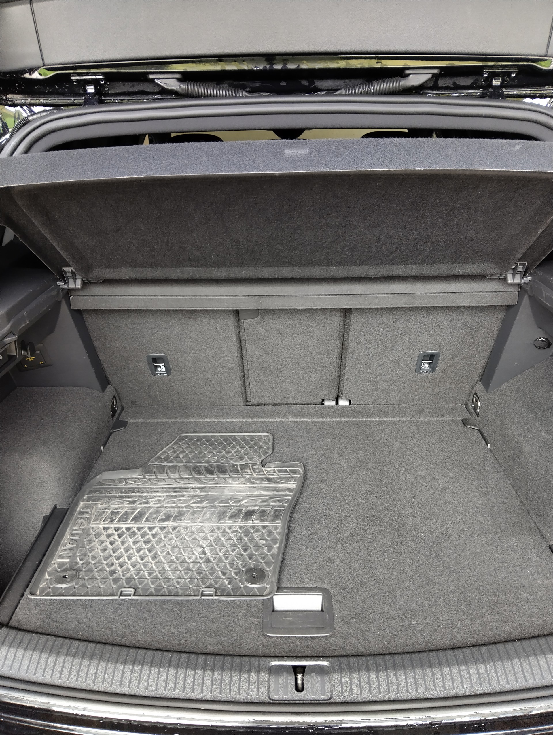 VW Tiguan 2.0 TDI SCR R-Line 4Motion DSG-image-8