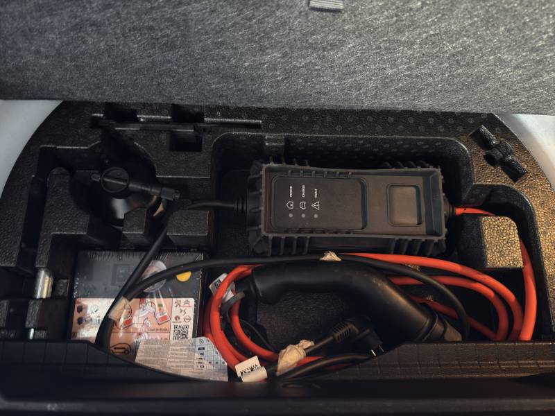 PEUGEOT 2008 e Allure Pack // Sièges AV chauffants/Pack Drive Assist Plus/ Navigation 3D-image-11