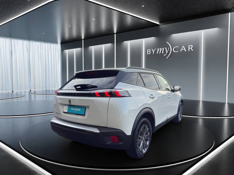 PEUGEOT 2008 e Allure Pack // Sièges AV chauffants/Pack Drive Assist Plus/ Navigation 3D-image-3
