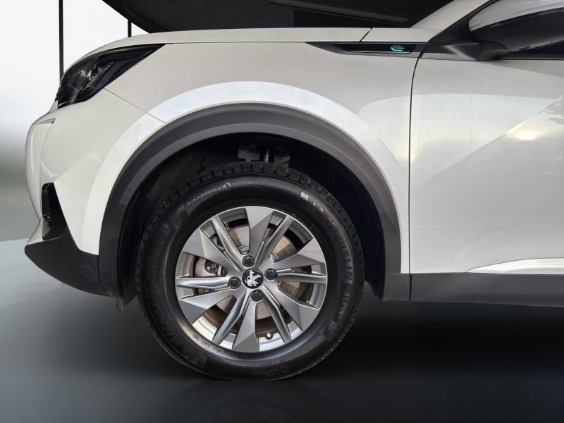 PEUGEOT 2008 e Allure Pack // Sièges AV chauffants/Pack Drive Assist Plus/ Navigation 3D-image-13