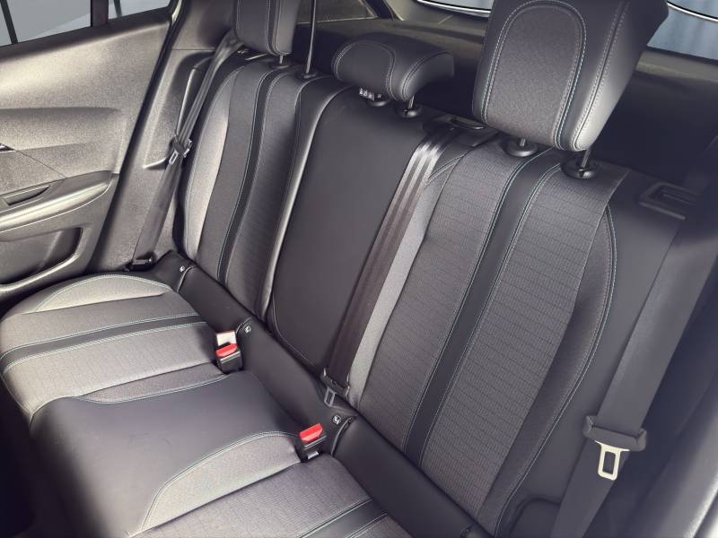 PEUGEOT 2008 e Allure Pack // Sièges AV chauffants/Pack Drive Assist Plus/ Navigation 3D-image-7