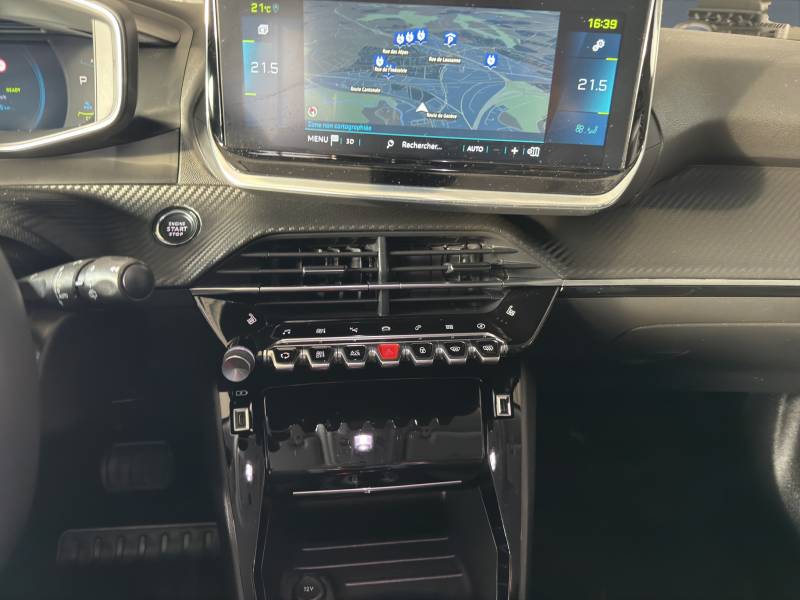 PEUGEOT 2008 e Allure Pack // Sièges AV chauffants/Pack Drive Assist Plus/ Navigation 3D-image-5