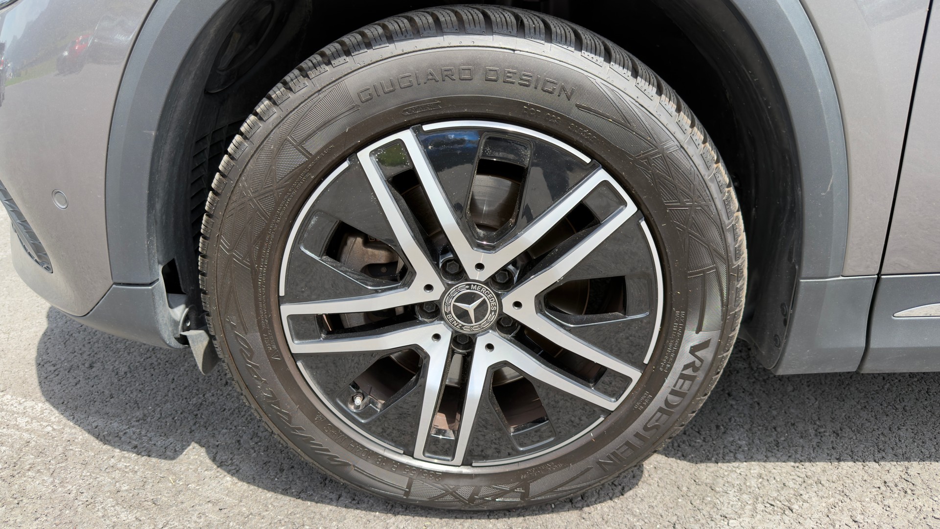 MERCEDES-BENZ GLA-Klasse H247 GLA 250 Progressive 4matic-image-3