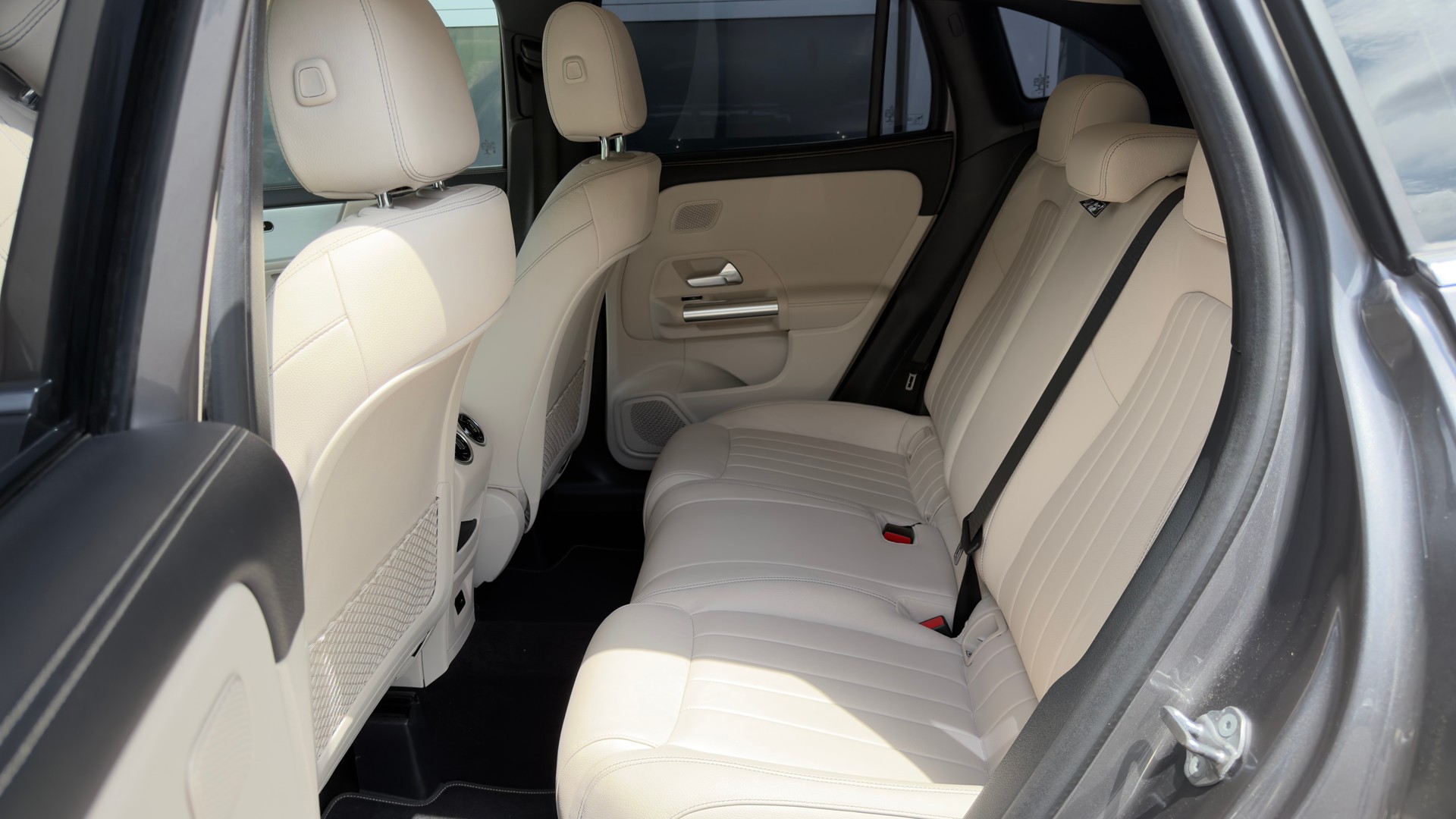 MERCEDES-BENZ GLA-Klasse H247 GLA 250 Progressive 4matic-image-8
