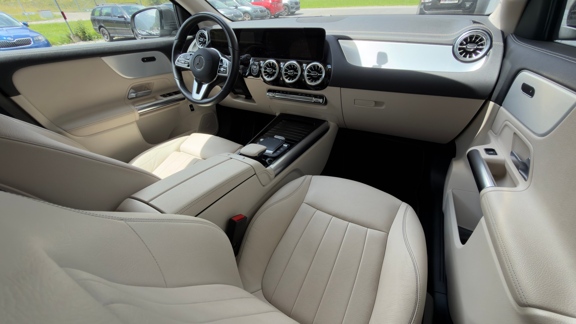 MERCEDES-BENZ GLA-Klasse H247 GLA 250 Progressive 4matic-image-9