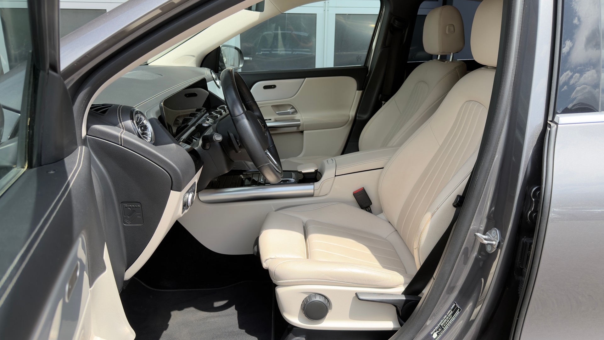MERCEDES-BENZ GLA-Klasse H247 GLA 250 Progressive 4matic-image-10