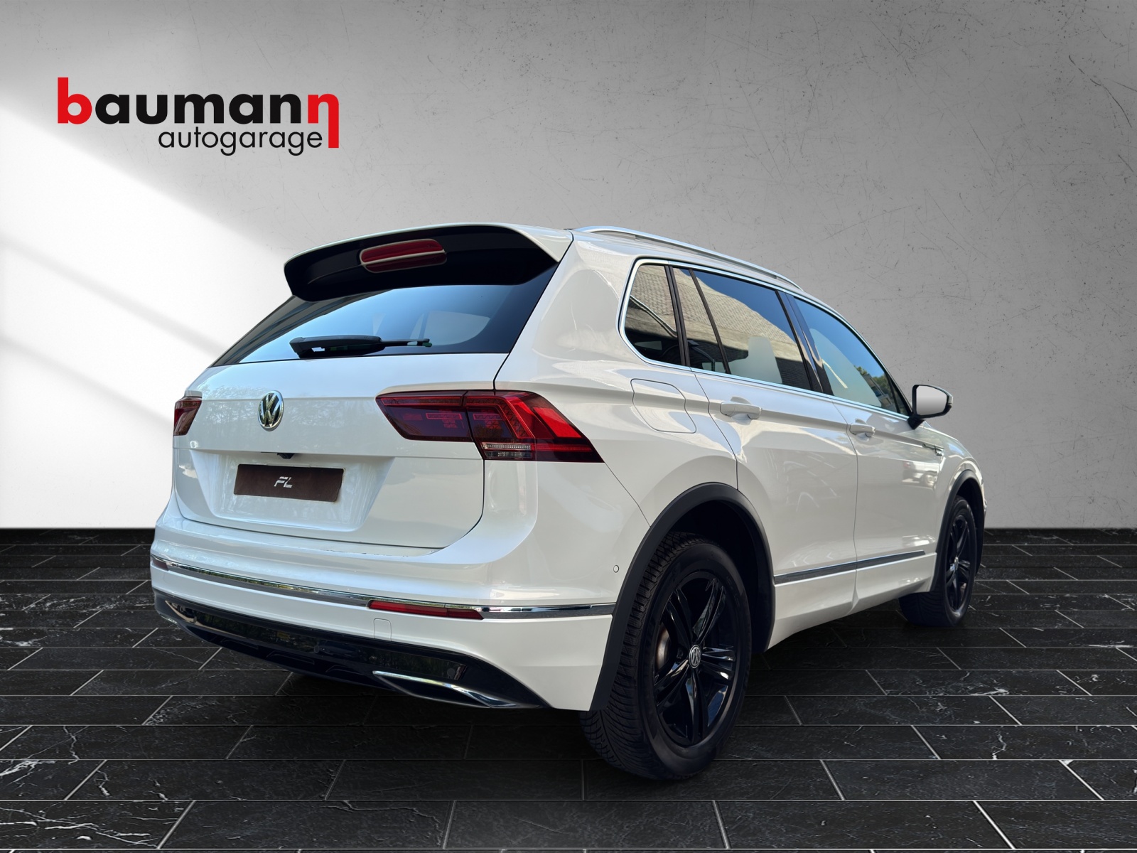 VW Tiguan 2.0 TDI SCR Highline 4Motion DSG-image-2