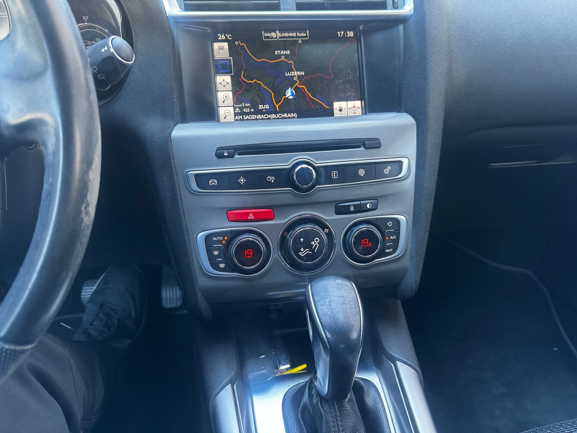 CITROEN C4 1.2 Pure Tech Shine Automatic-image-4