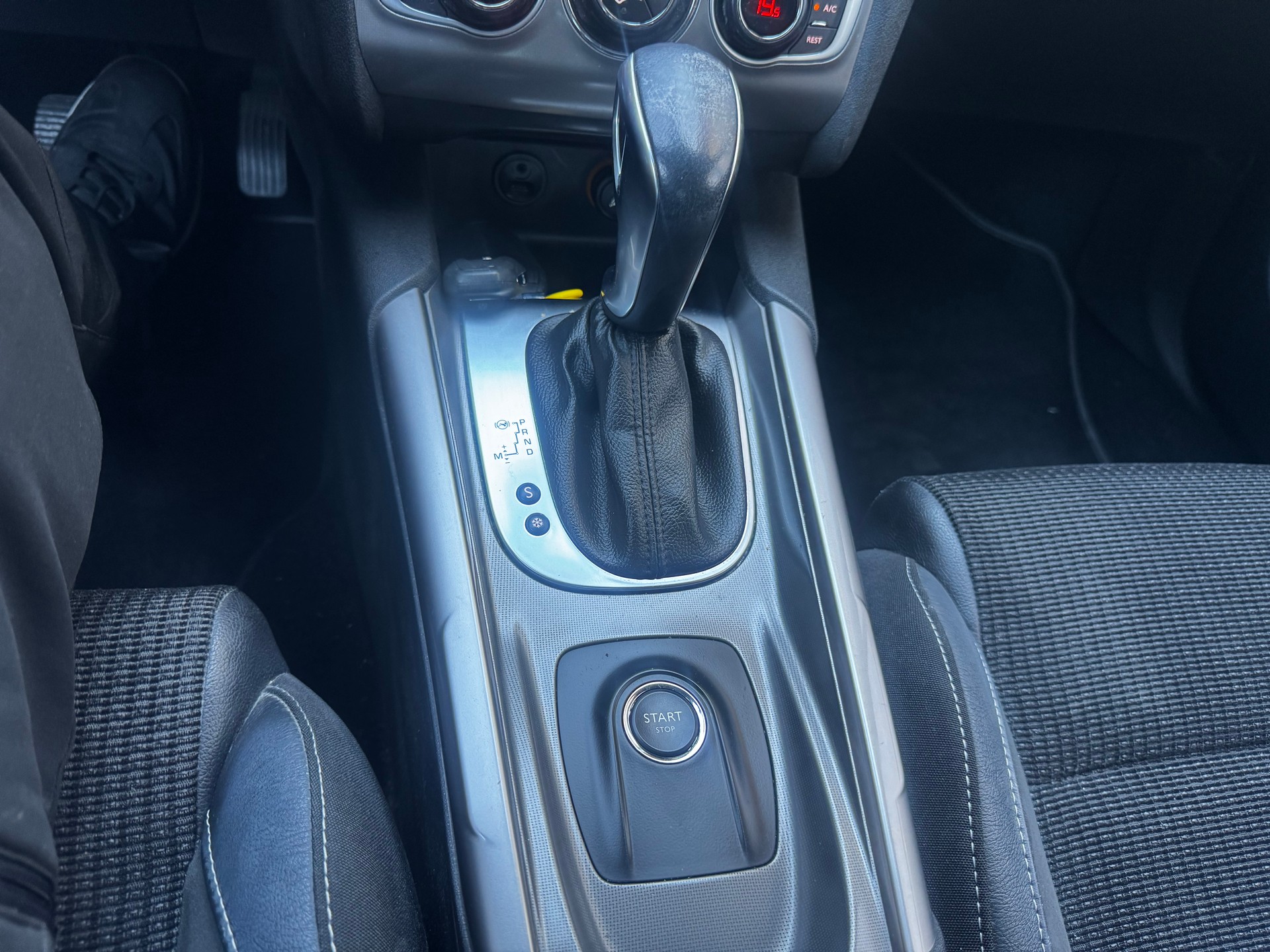 CITROEN C4 1.2 Pure Tech Shine Automatic-image-5