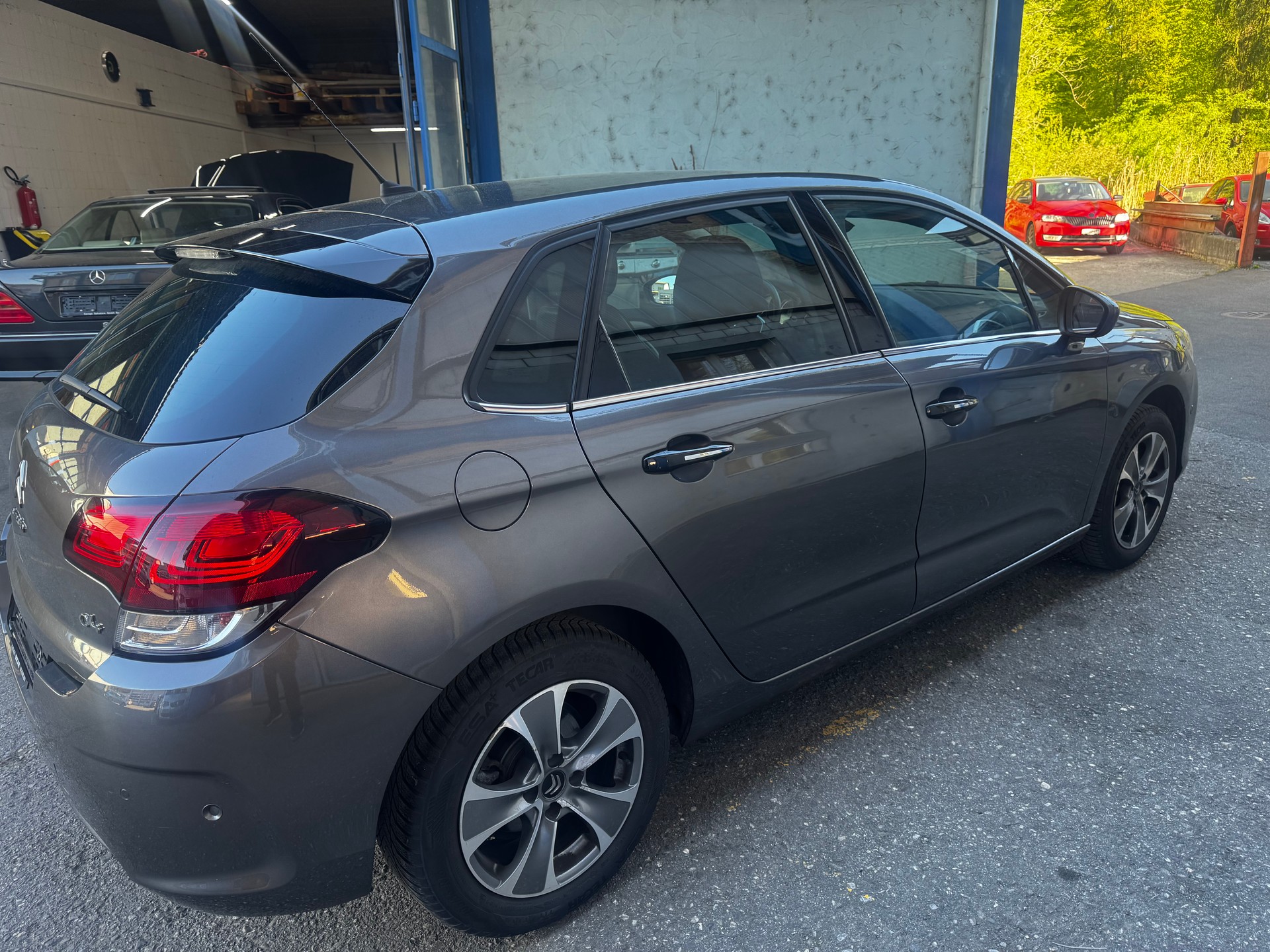 CITROEN C4 1.2 Pure Tech Shine Automatic-image-1