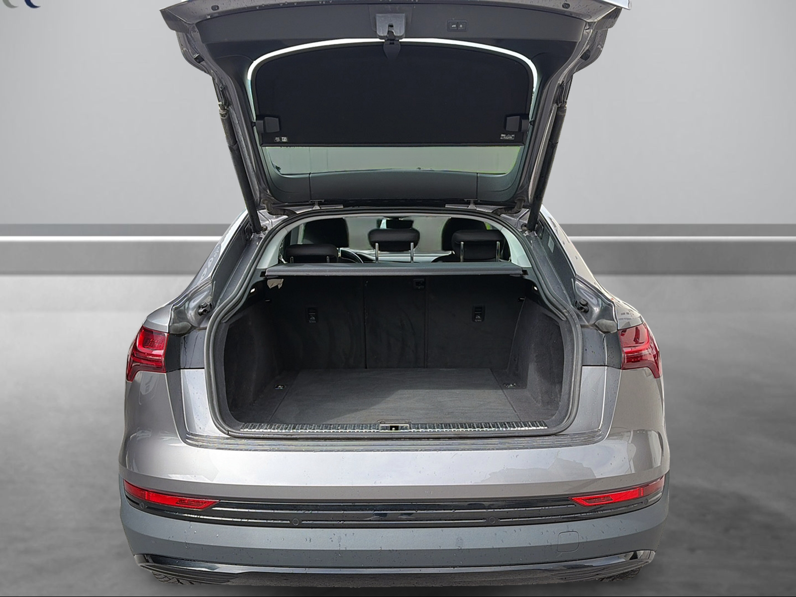 AUDI e-tron 50 Sportback quattro-image-5