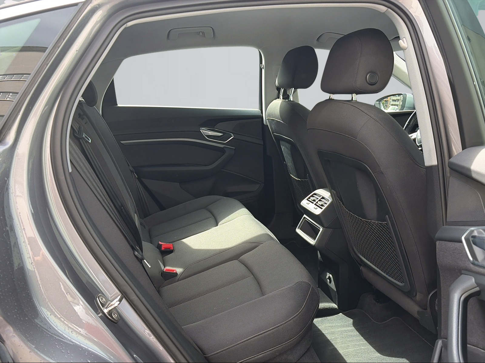 AUDI e-tron 50 Sportback quattro-image-7