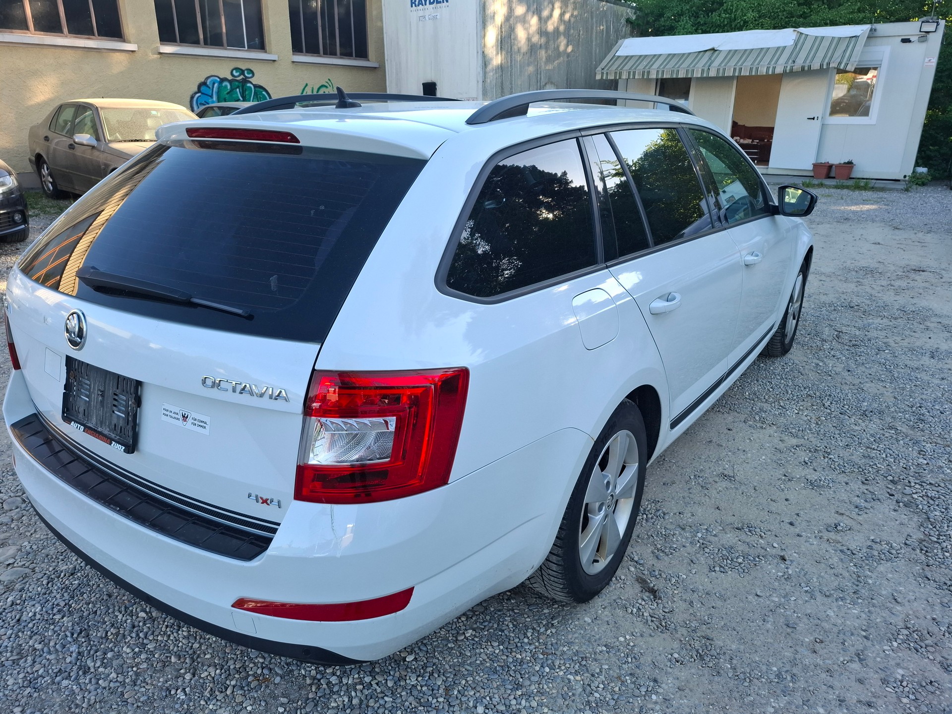 SKODA Octavia Combi 1.8 TSI Swiss Edition 4x4 DSG-image-6