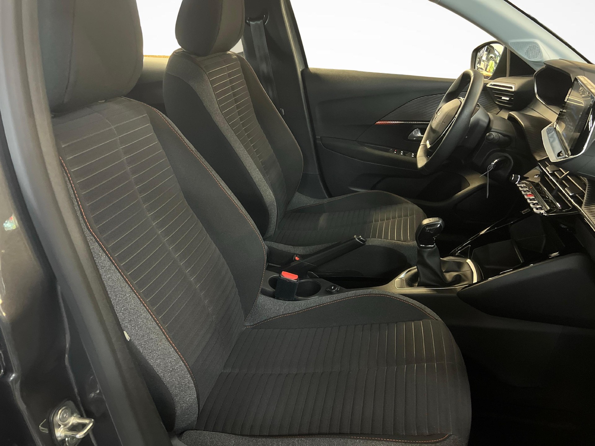 PEUGEOT 208 1.2 PureTech Active Pack-image-8