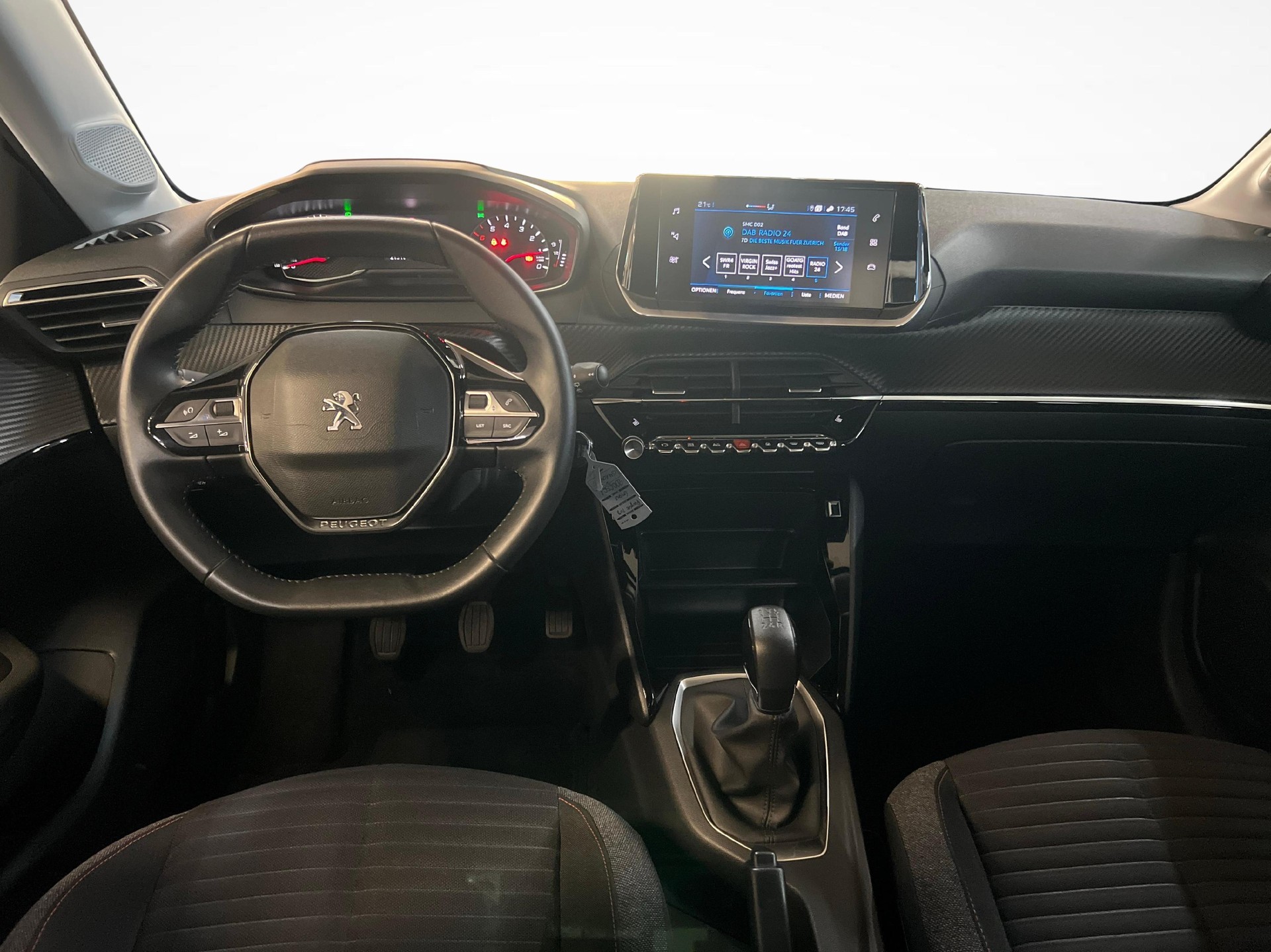 PEUGEOT 208 1.2 PureTech Active Pack-image-7